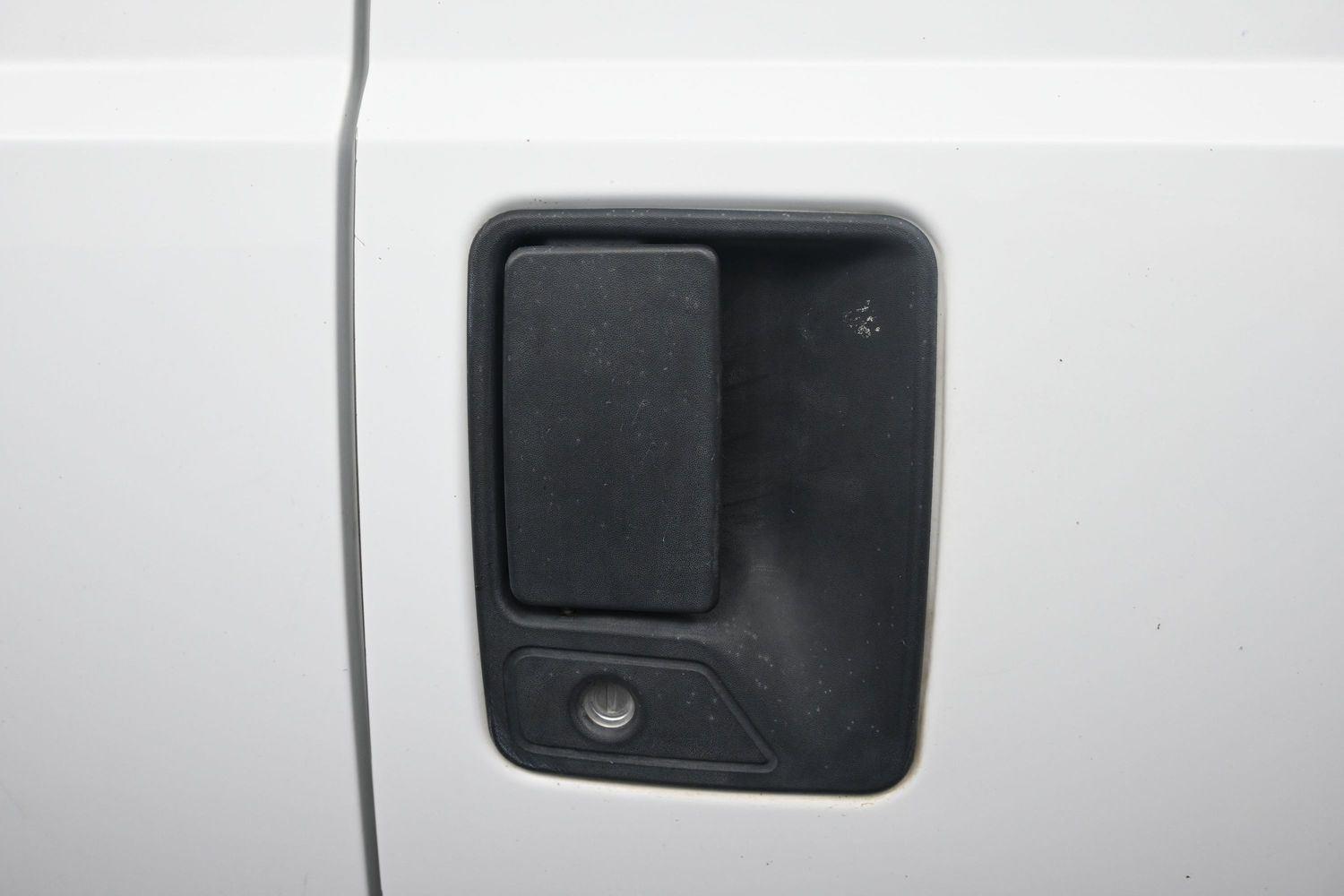 Used 2008 Oxford White Ford XL image 3