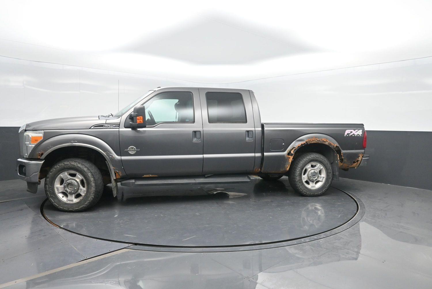 2012 Ford F-250 Super Duty XLT Crew Cab 4WD Pickup Truck Four-Wheel Drive 6-Speed Automatic