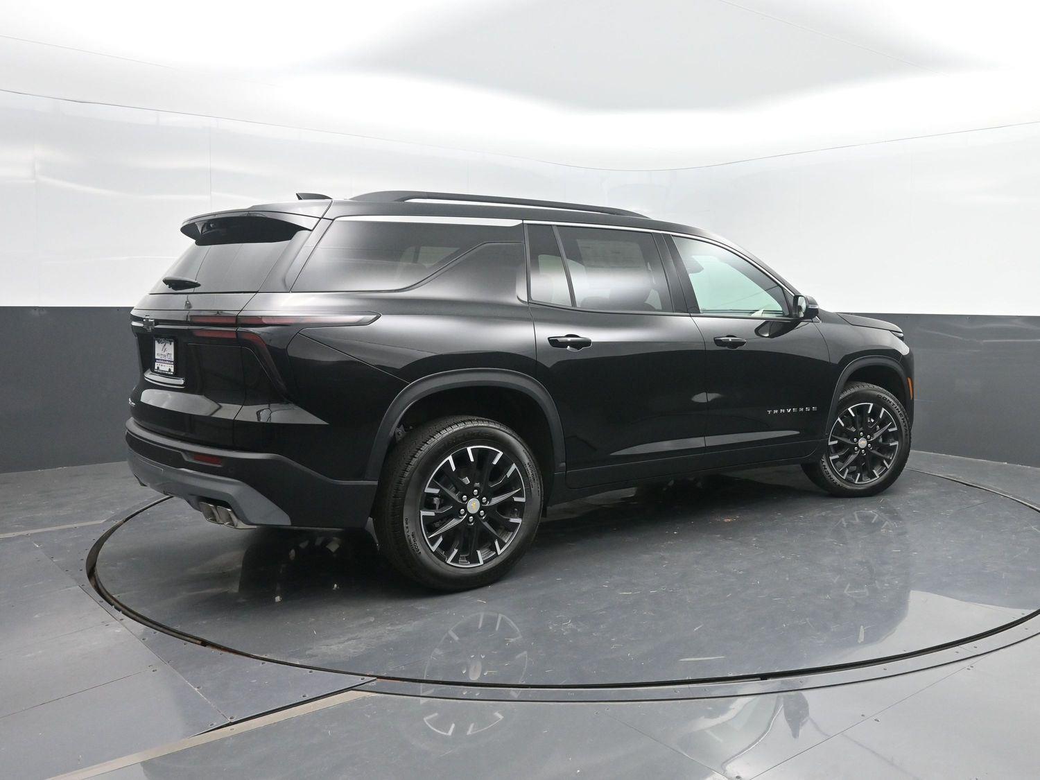 Mosaic Black Metallic 2026 Chevrolet Traverse SUV / Crossover Four-Wheel Drive 8-Speed Automatic
