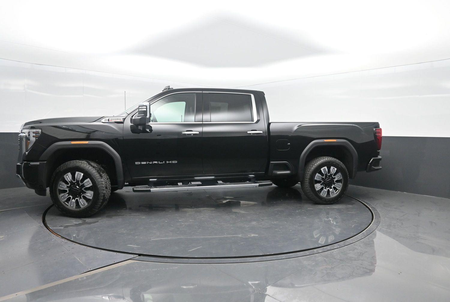 Onyx Black 2026 GMC Sierra 2500HD Pickup Truck Four-Wheel Drive Automatic