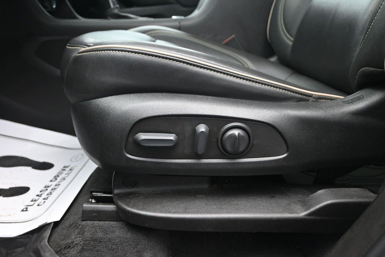 Used 2023 Sterling Gray Metallic Chevrolet Premier image 24