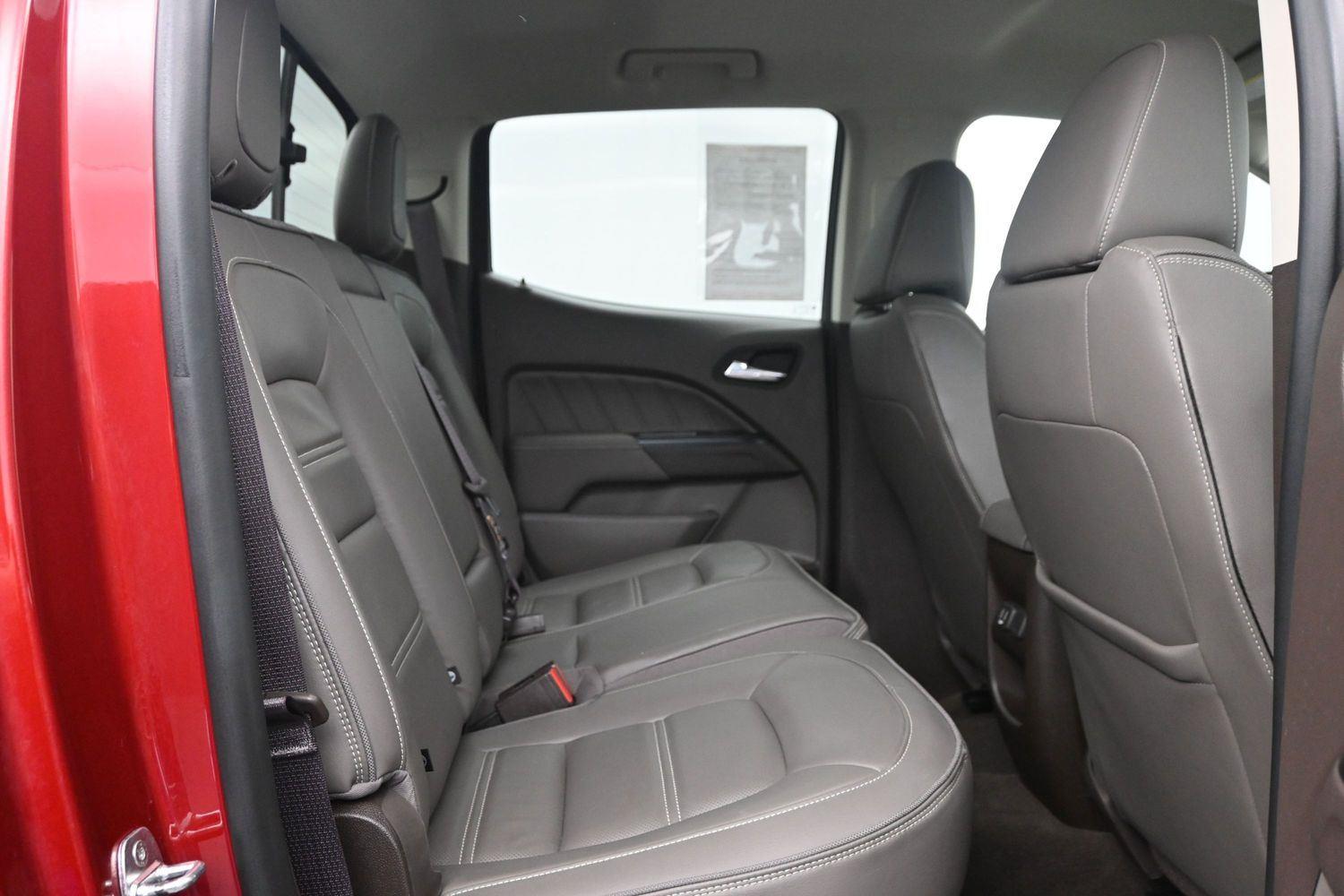 Used 2022  GMC  image 12