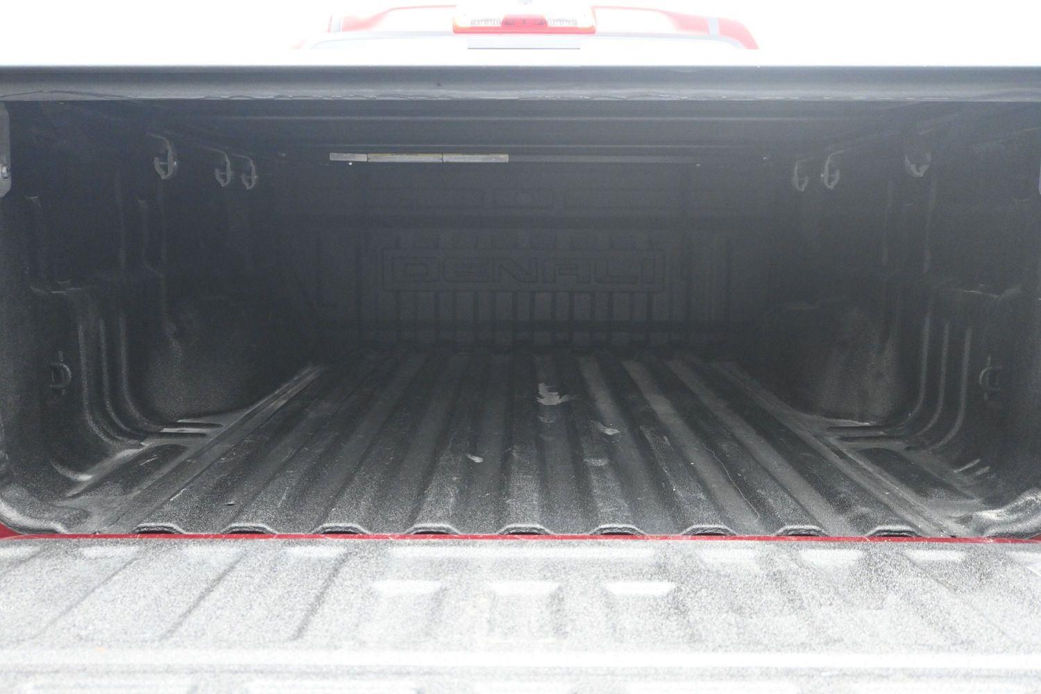 Used 2022  GMC  image 15