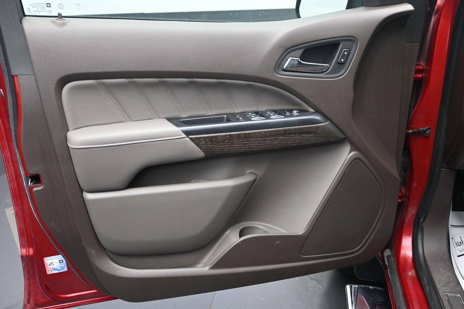Used 2022  GMC  image 17