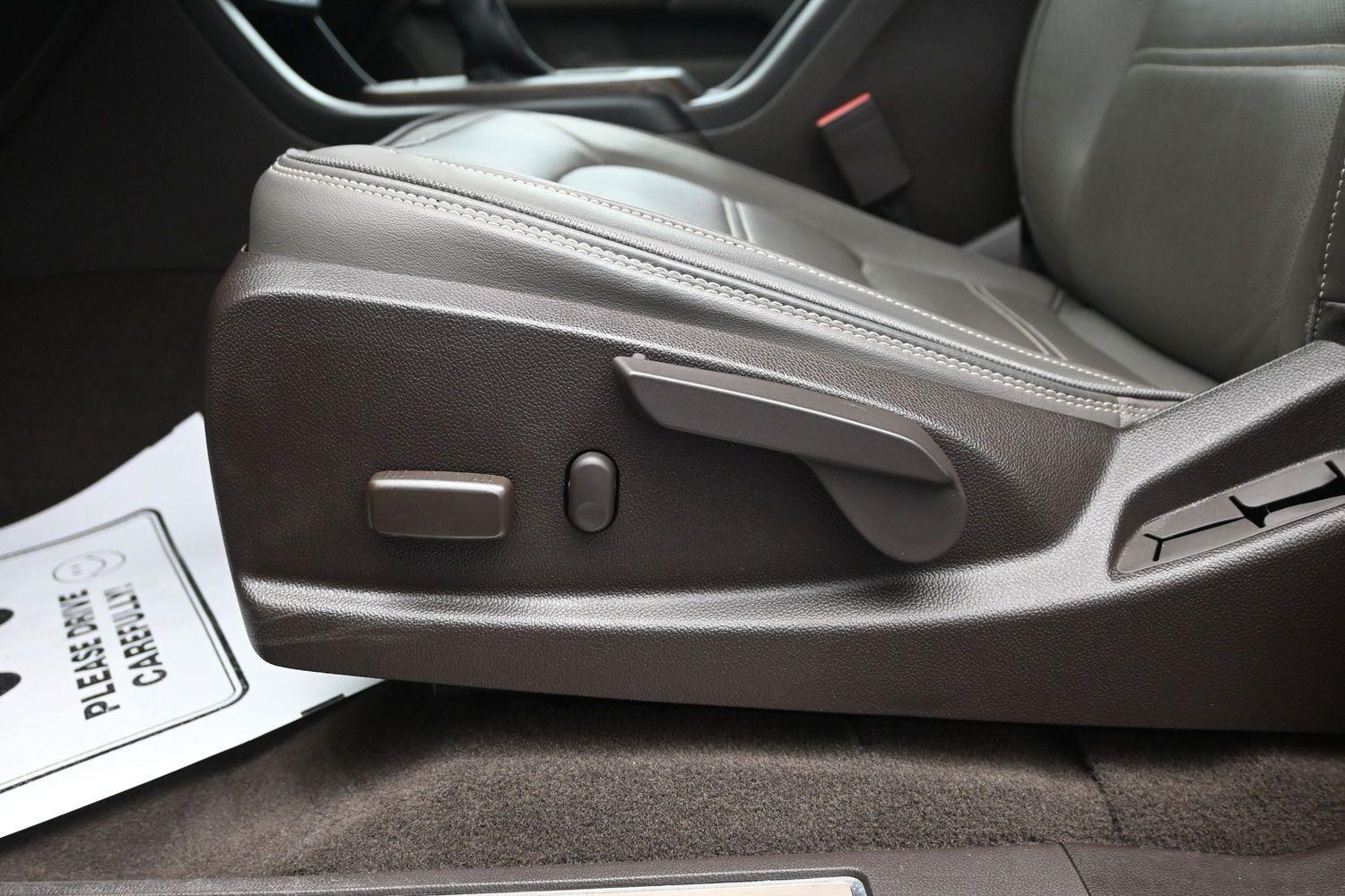 Used 2022  GMC  image 18