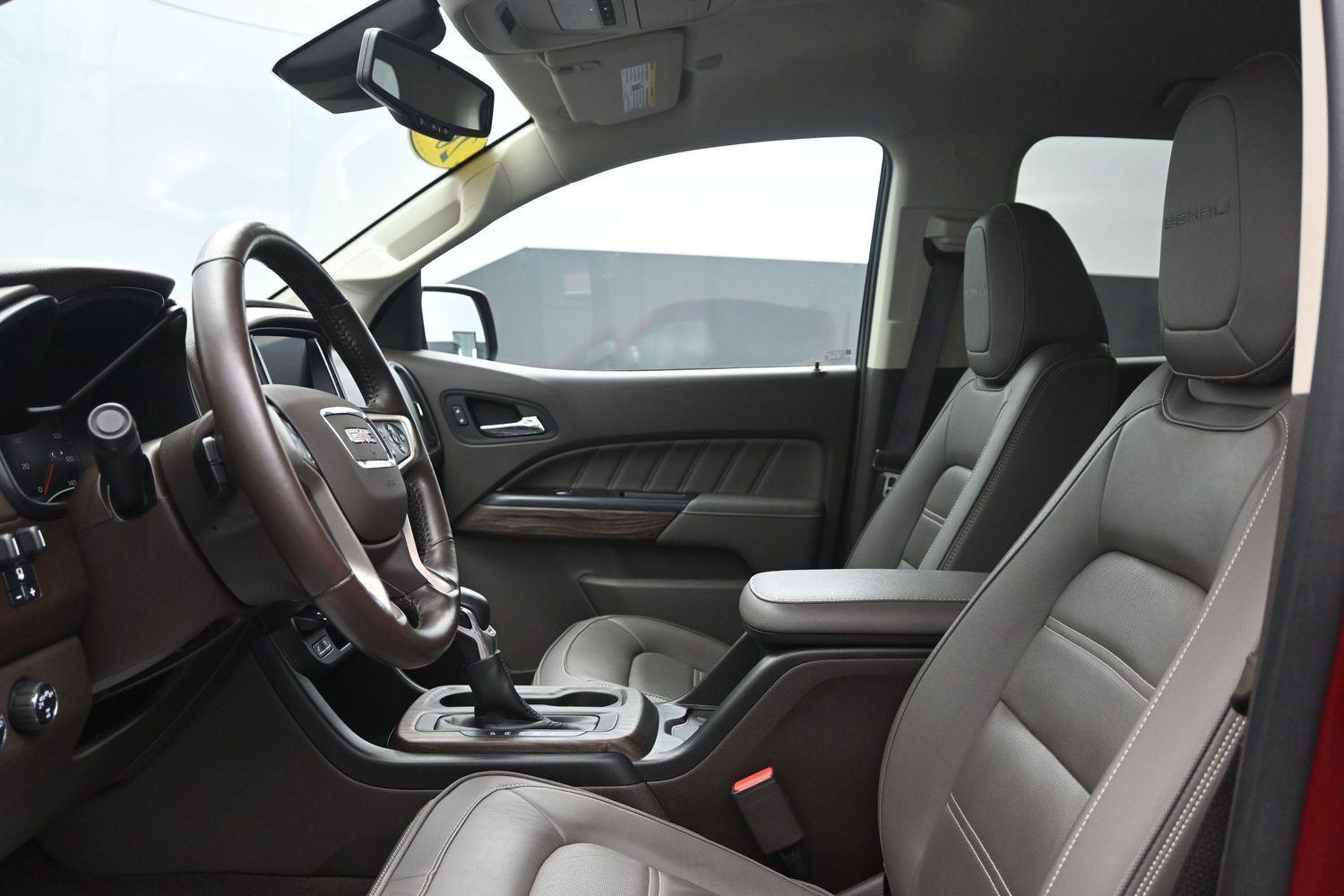 Used 2022  GMC  image 19