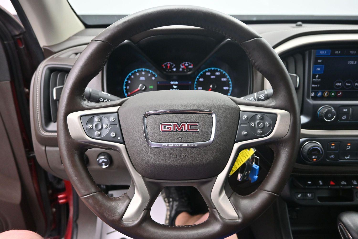 Used 2022  GMC  image 21