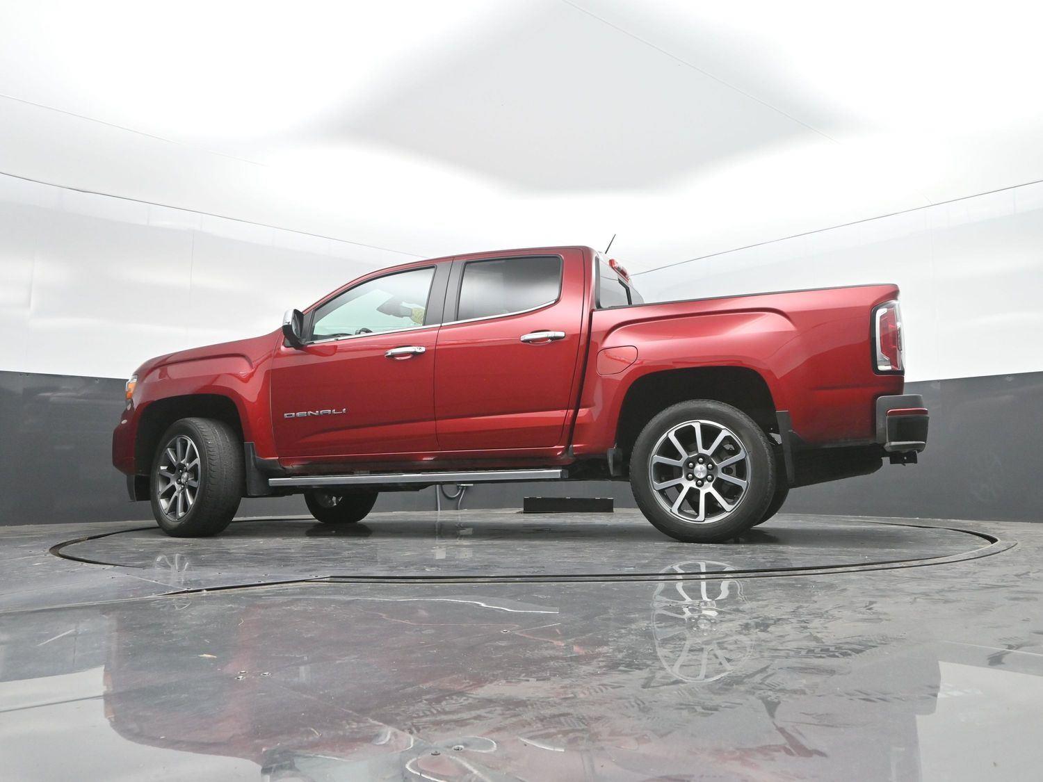 Used 2022  GMC  image 31