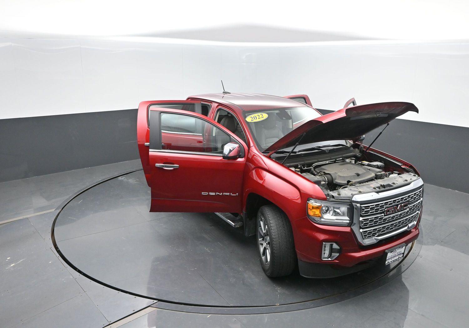 Used 2022  GMC  image 43