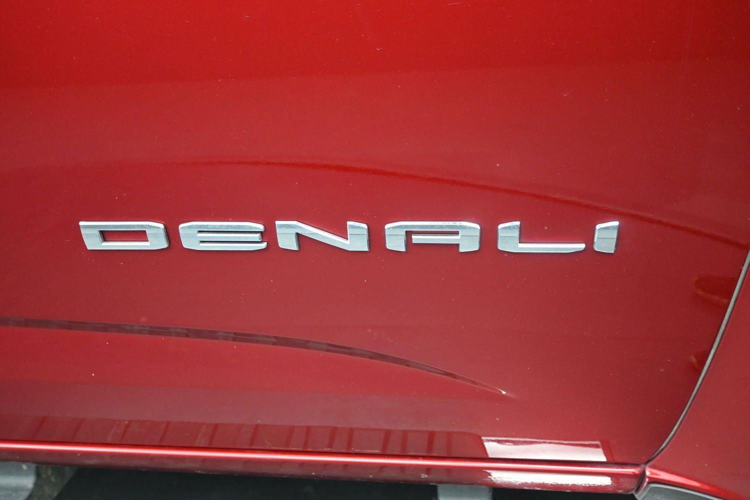 Used 2022  GMC  image 6