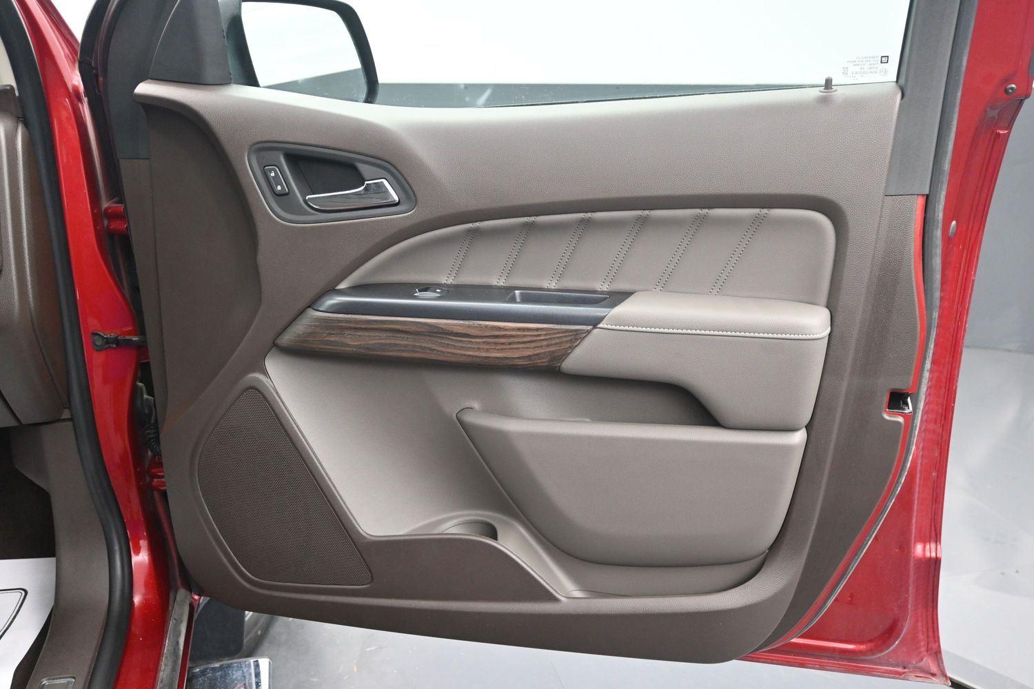 Used 2022  GMC  image 8