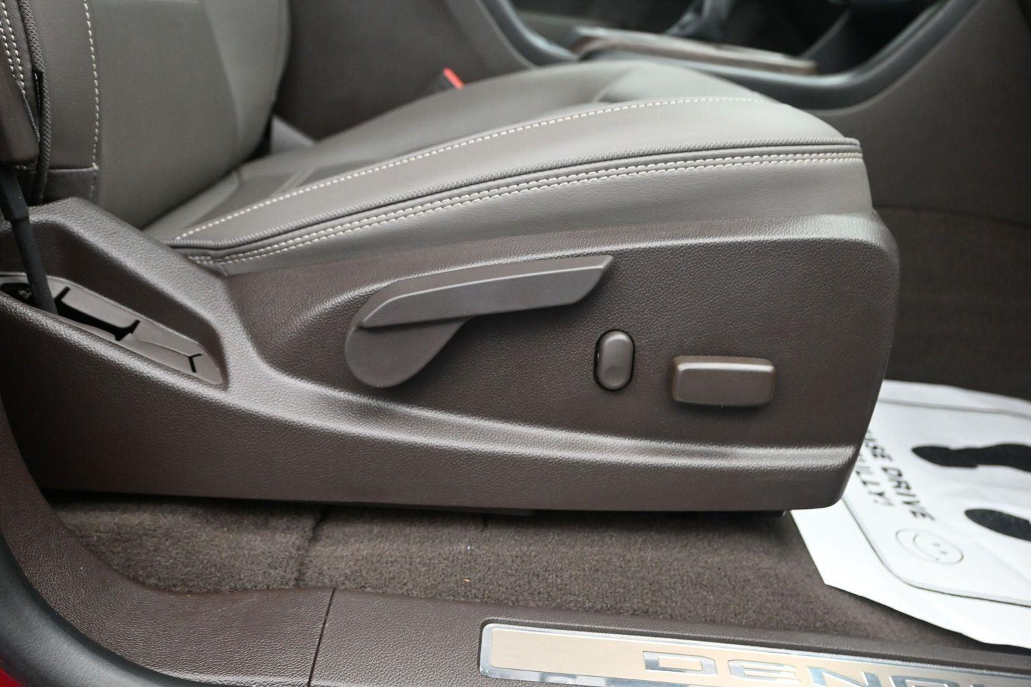 Used 2022  GMC  image 9
