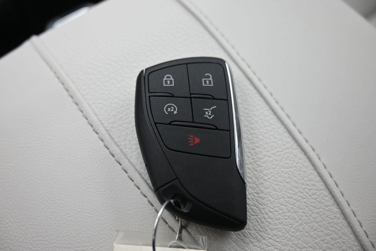 Used 2025 Ebony Twilight Metallic GMC AWD Denali image 37
