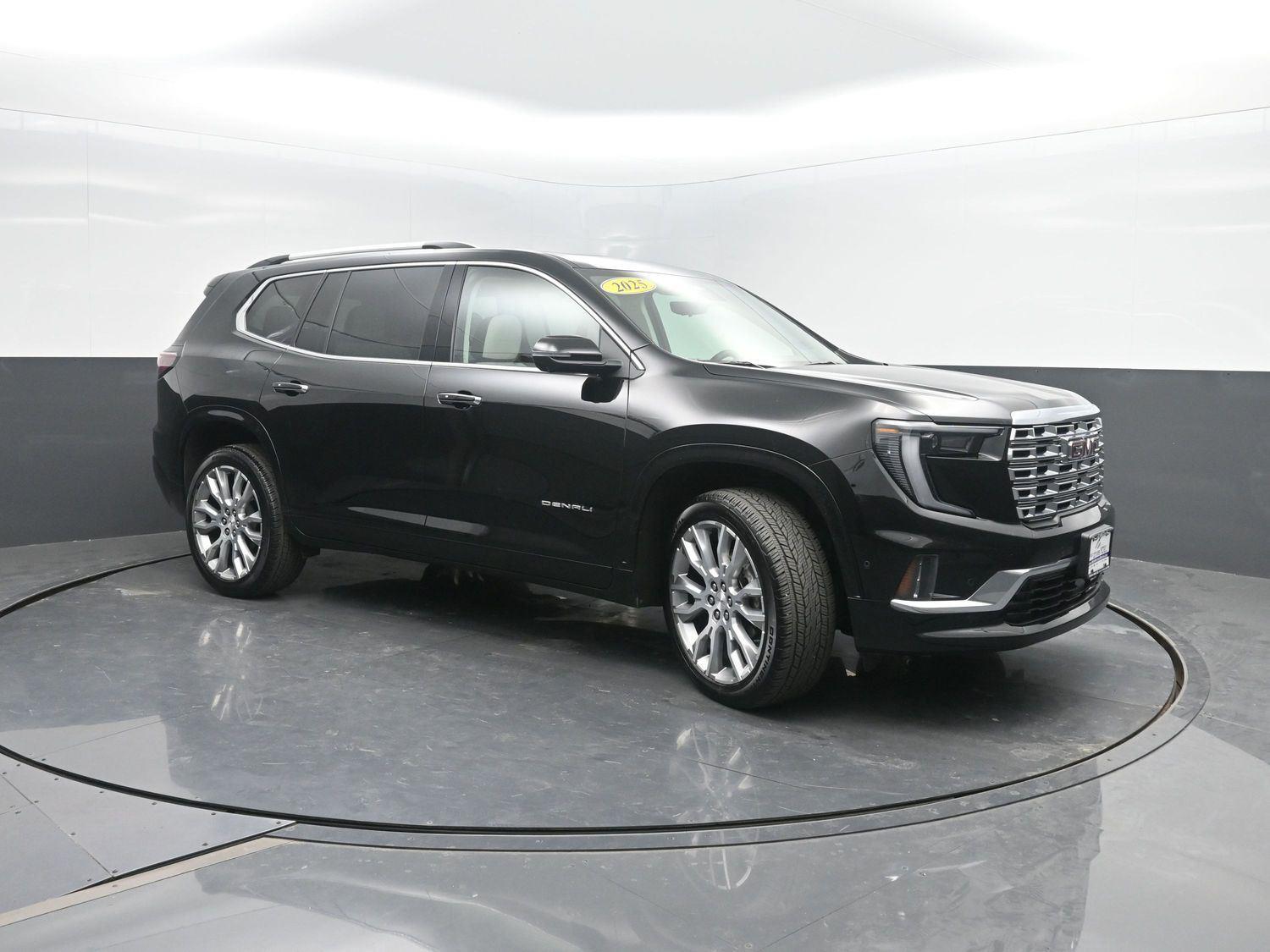 Used 2025 Ebony Twilight Metallic GMC AWD Denali image 4
