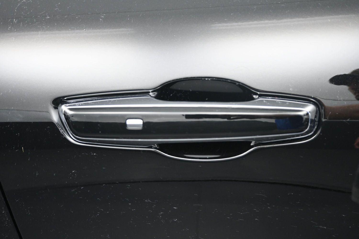 Used 2025 Ebony Twilight Metallic GMC AWD Denali image 7