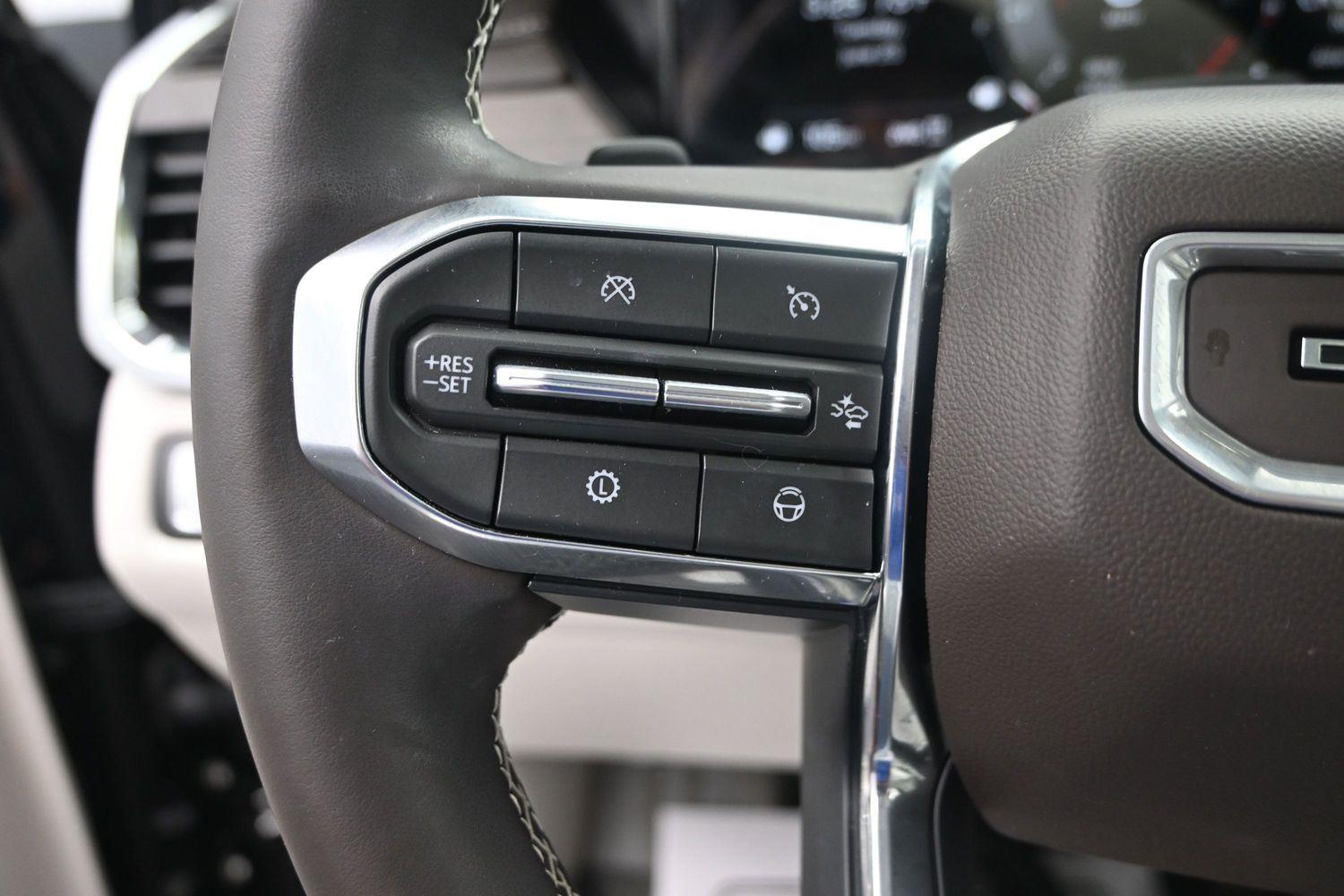 Used 2025 Ebony Twilight Metallic GMC AWD Denali image 27
