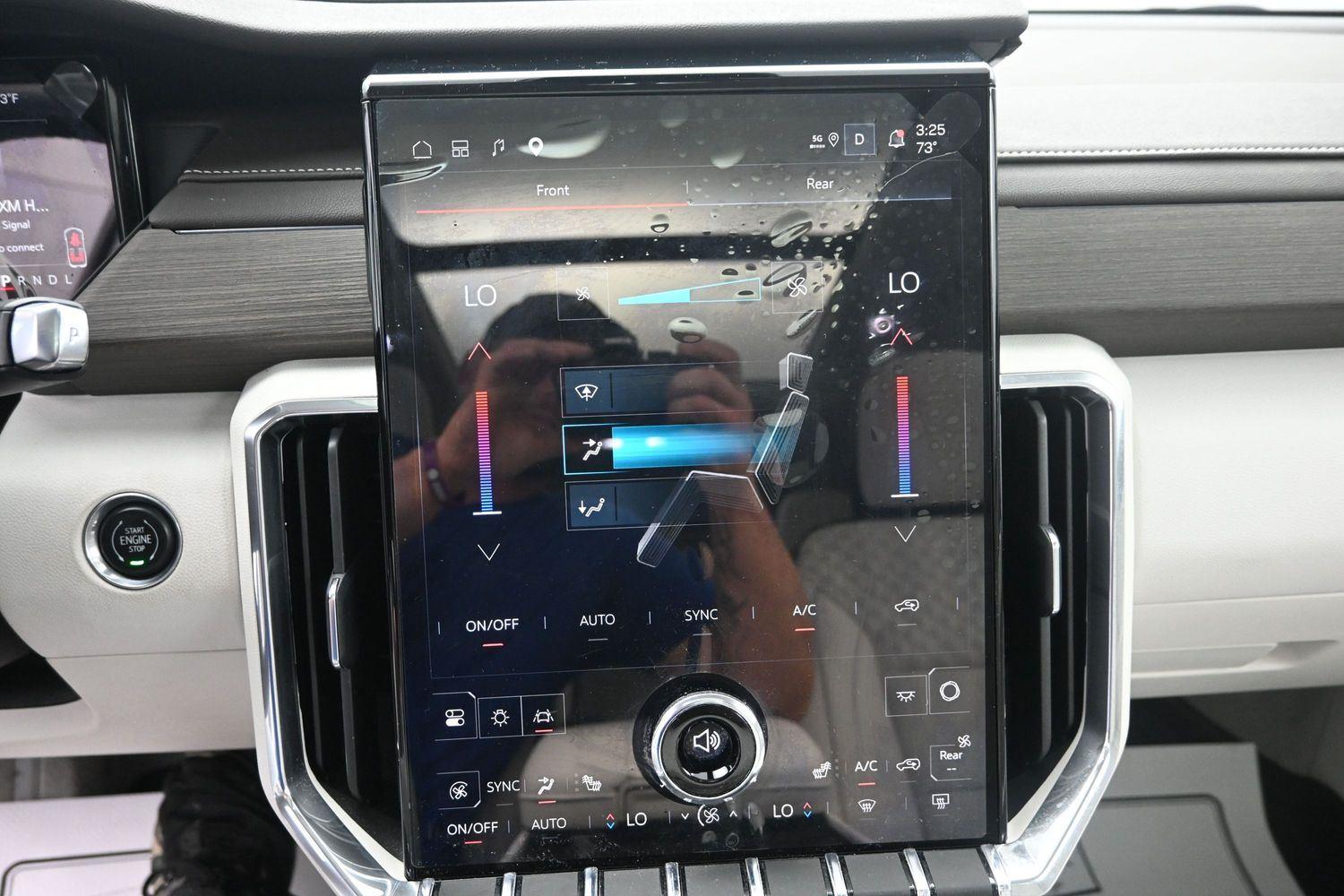 Used 2025 Ebony Twilight Metallic GMC AWD Denali image 31