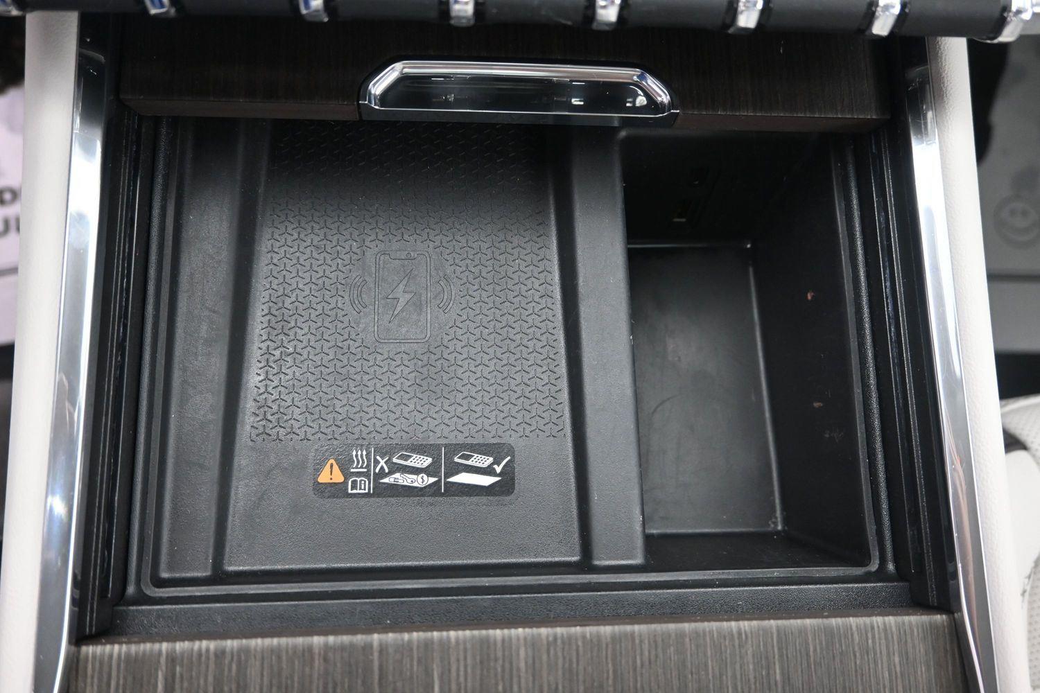 Used 2025 Ebony Twilight Metallic GMC AWD Denali image 34