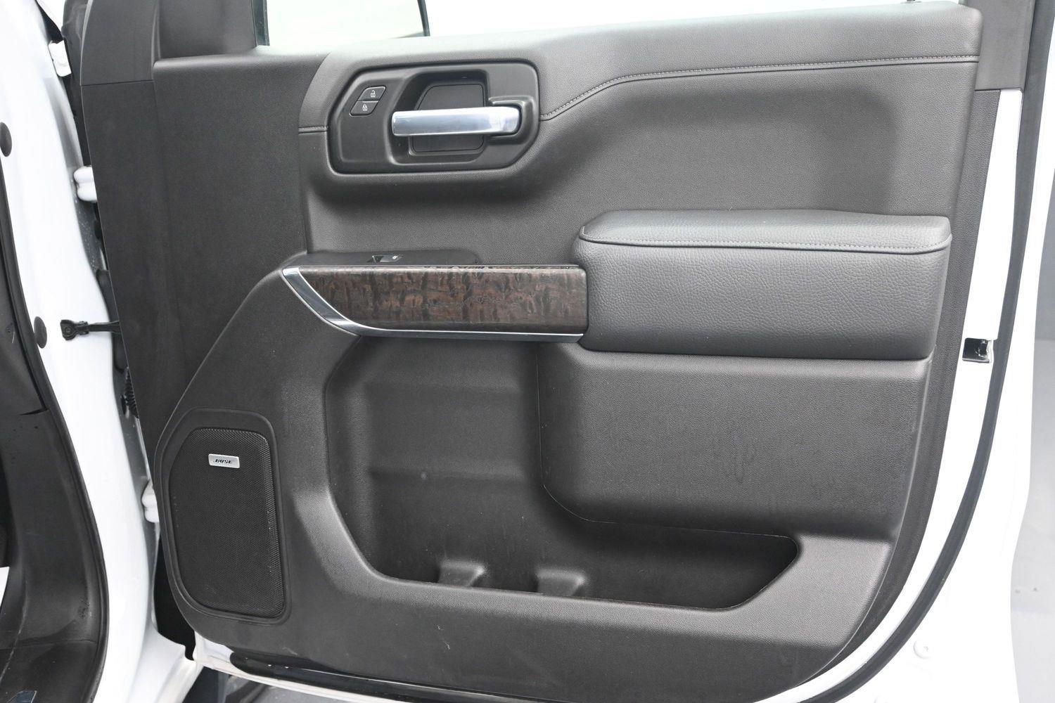 Used 2021 White Frost Tricoat GMC Denali image 9