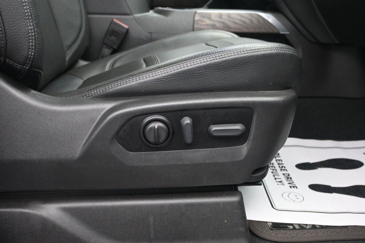 Used 2021 White Frost Tricoat GMC Denali image 11