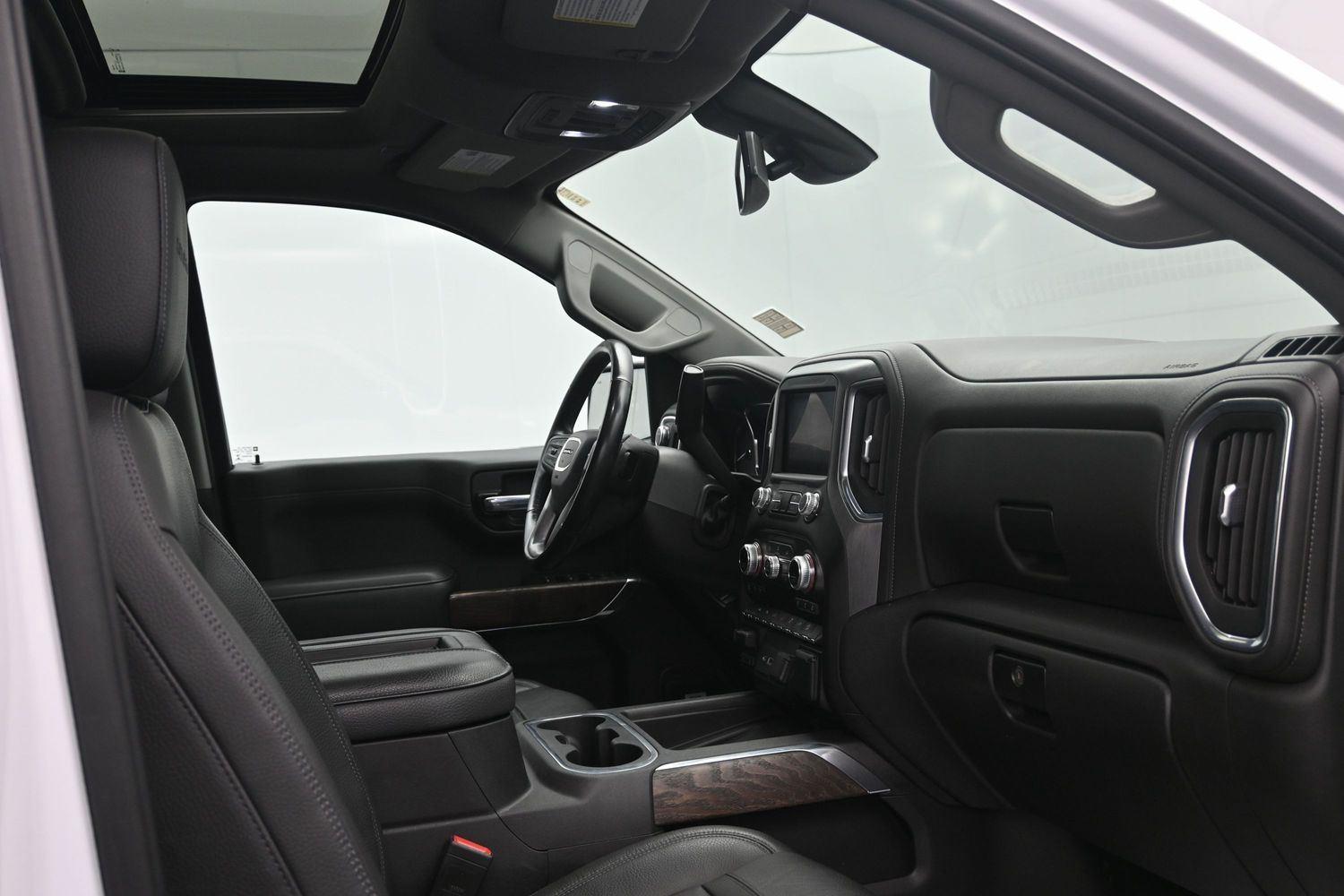 Used 2021 White Frost Tricoat GMC Denali image 13