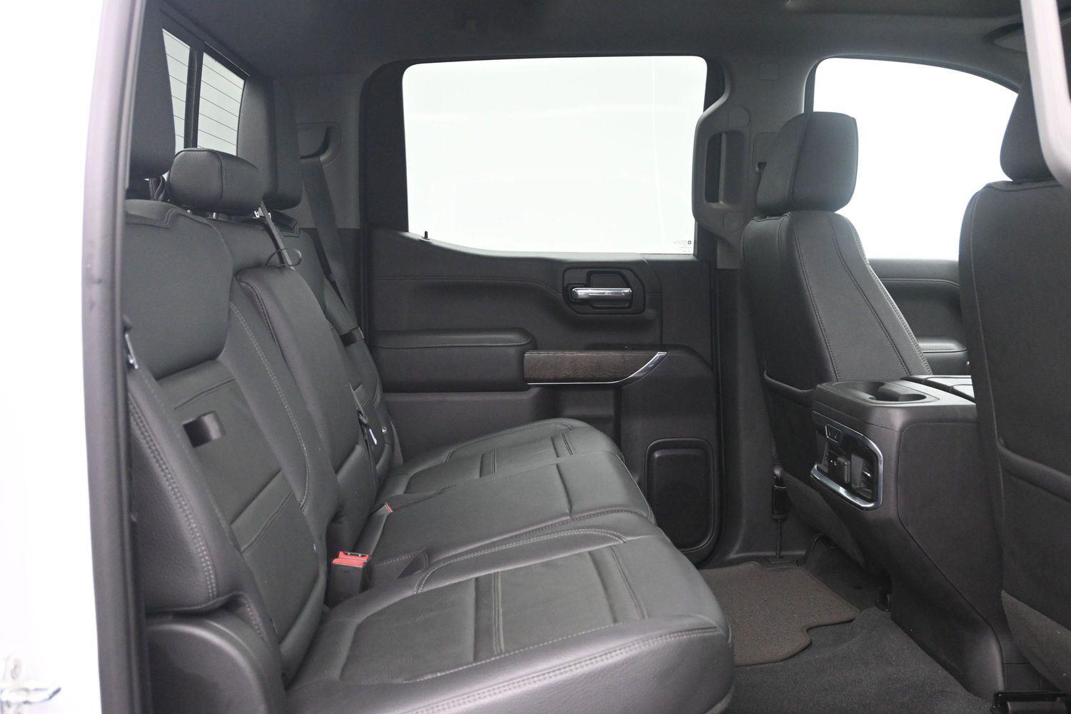 Used 2021 White Frost Tricoat GMC Denali image 14