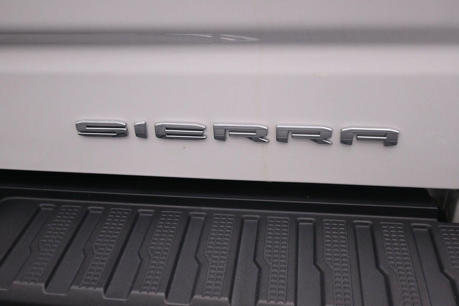 Used 2021 White Frost Tricoat GMC Denali image 16