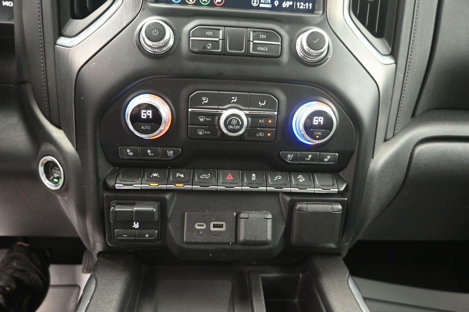 Used 2021 White Frost Tricoat GMC Denali image 33