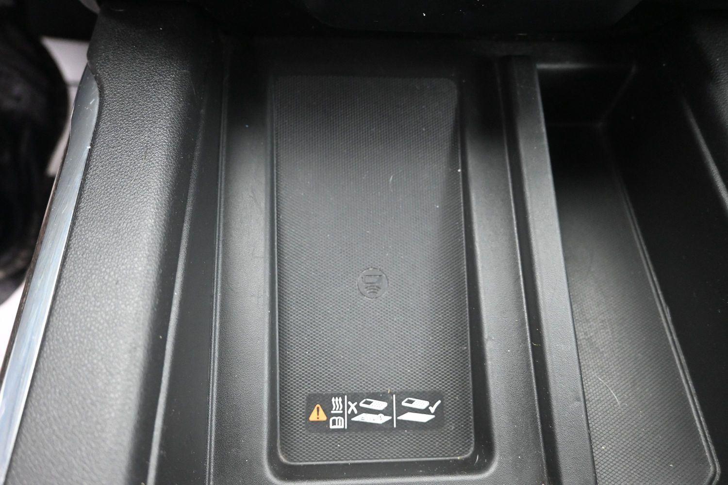 Used 2021 White Frost Tricoat GMC Denali image 34