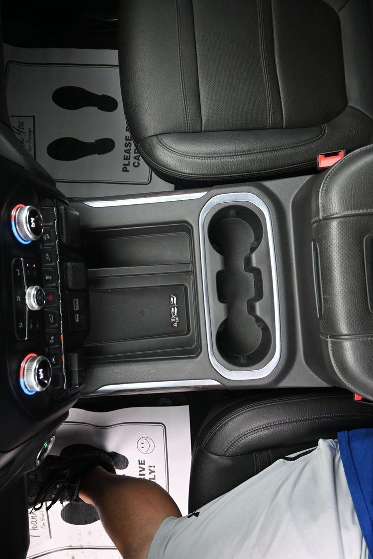 Used 2021 White Frost Tricoat GMC Denali image 35