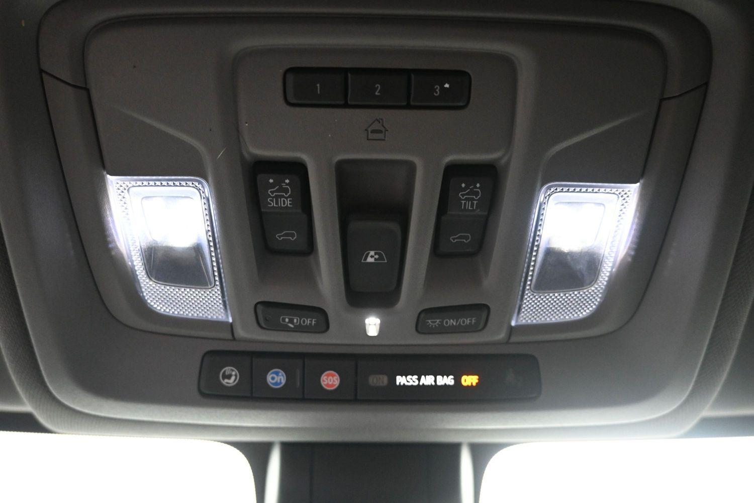 Used 2021 White Frost Tricoat GMC Denali image 36