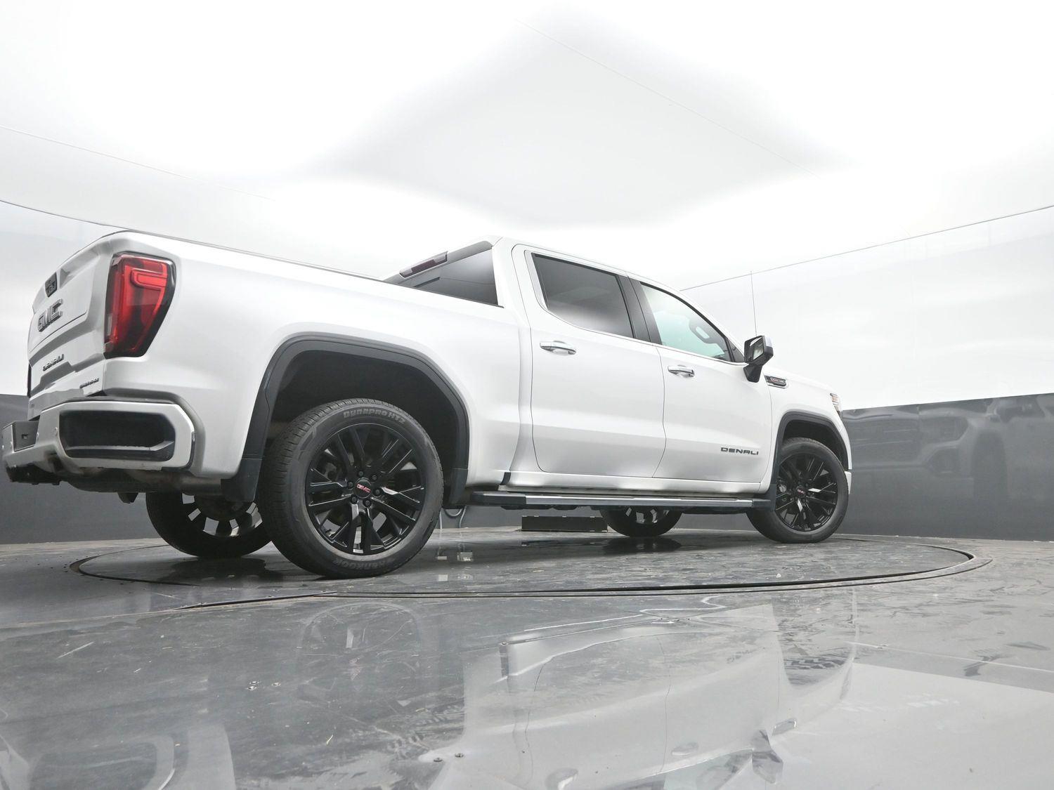 Used 2021 White Frost Tricoat GMC Denali image 39
