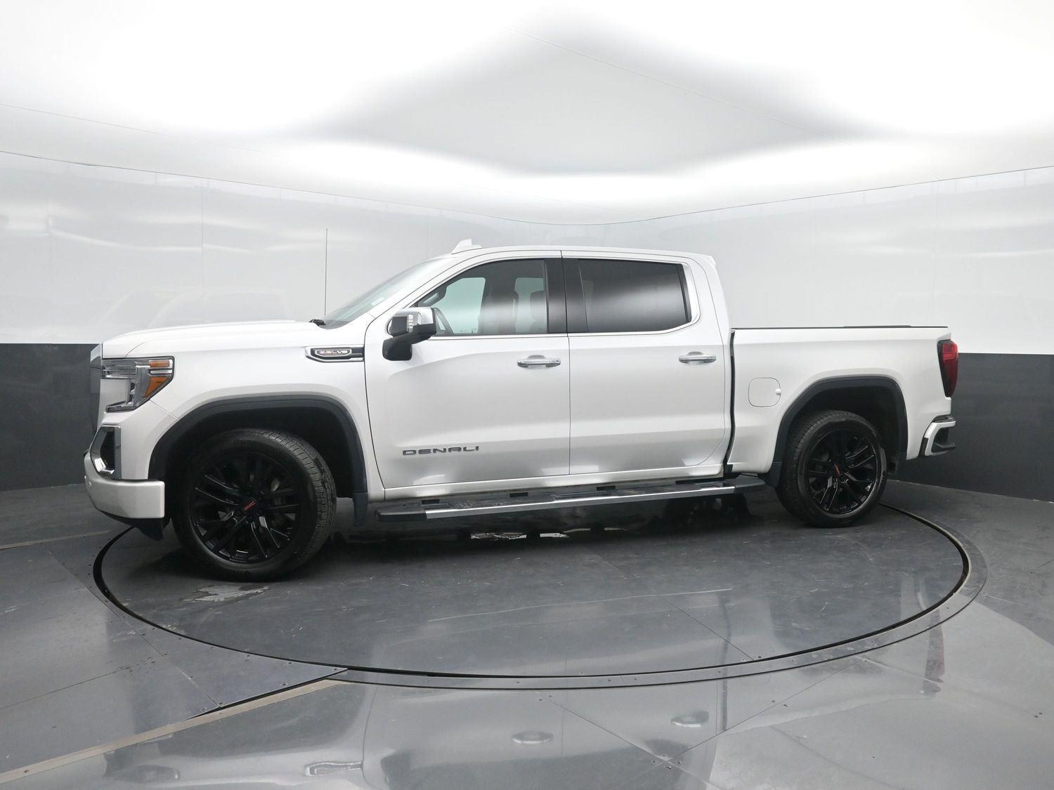 Used 2021 White Frost Tricoat GMC Denali image 46