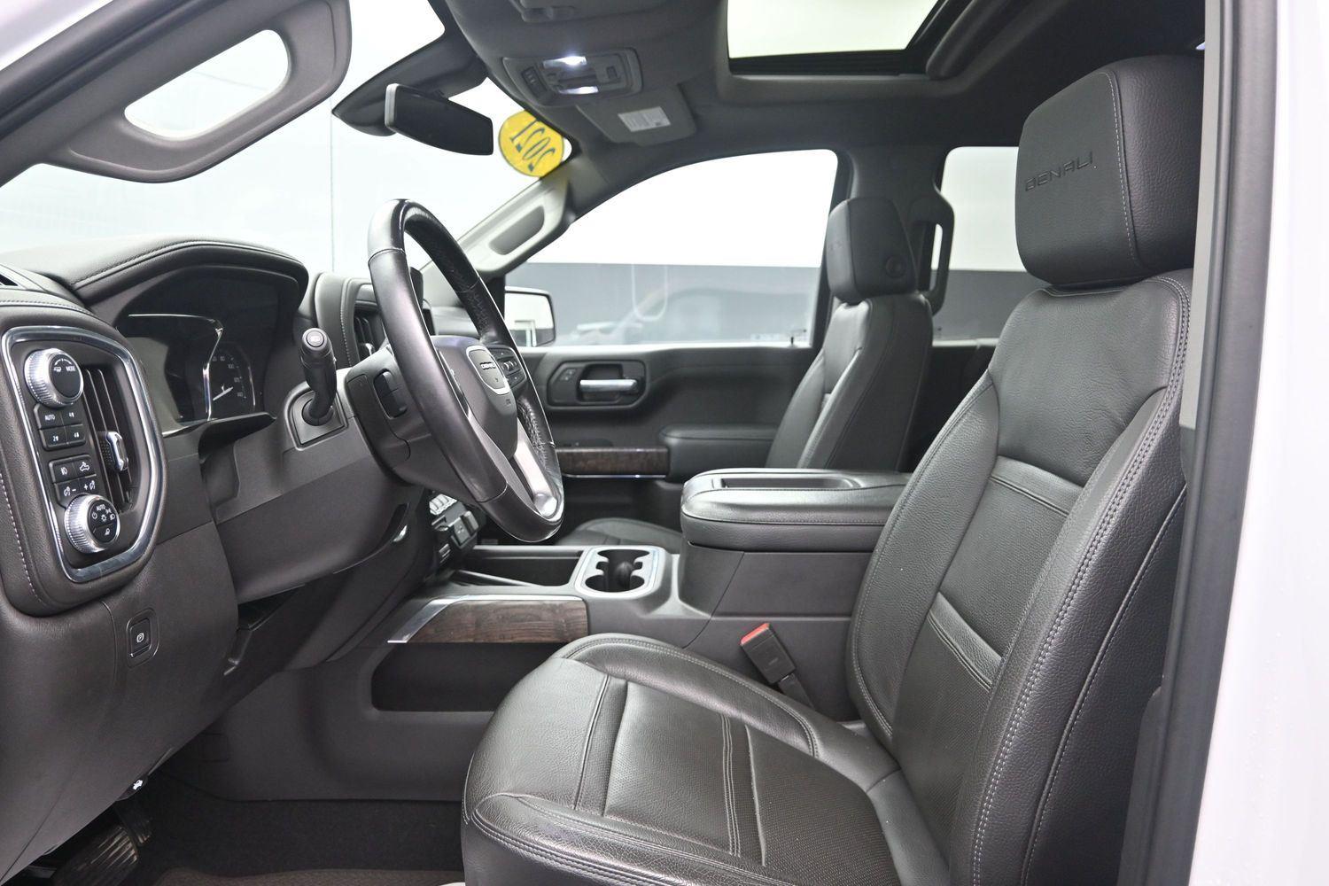 Used 2021 White Frost Tricoat GMC Denali image 24