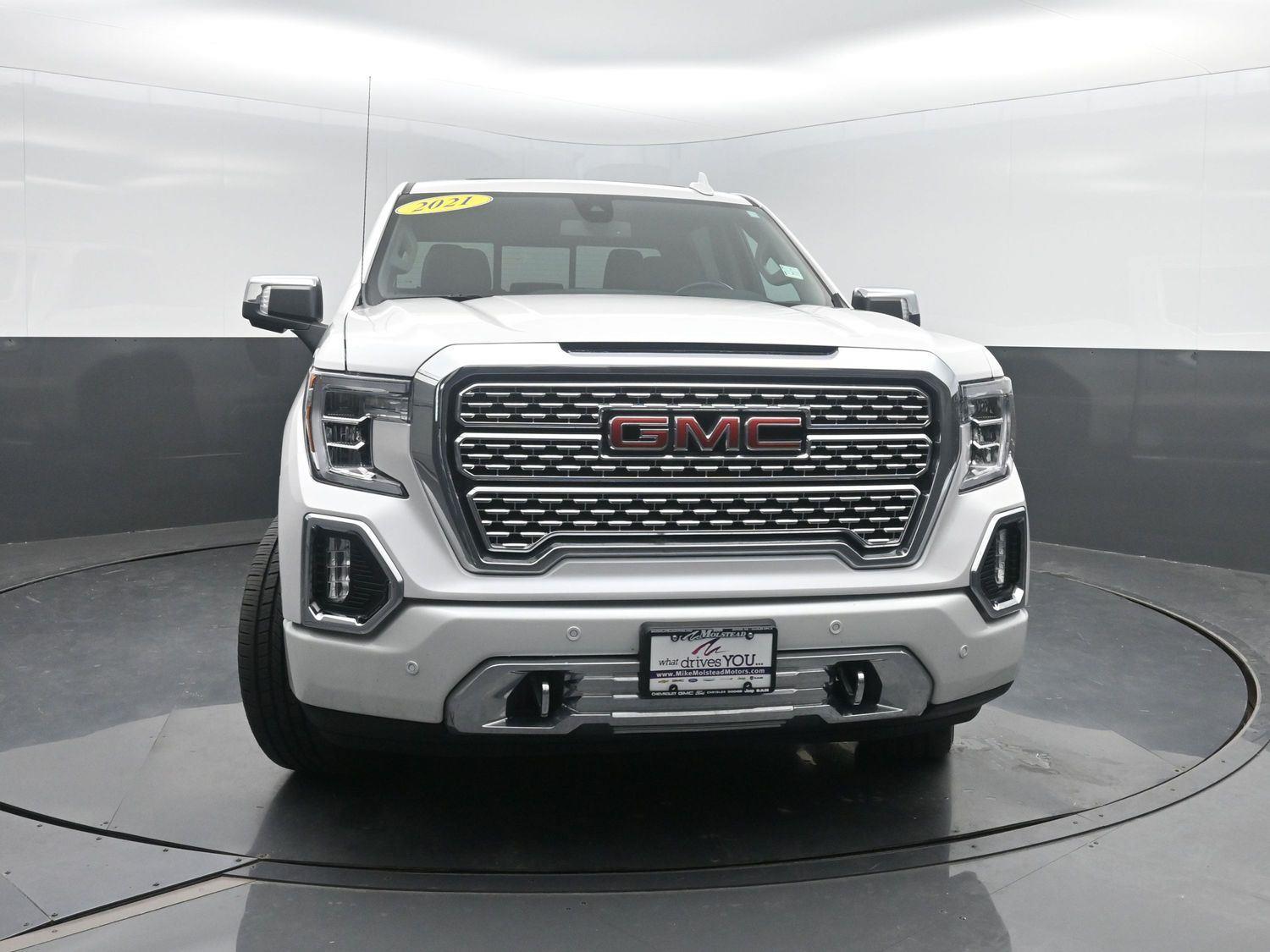 Used 2021 White Frost Tricoat GMC Denali image 47