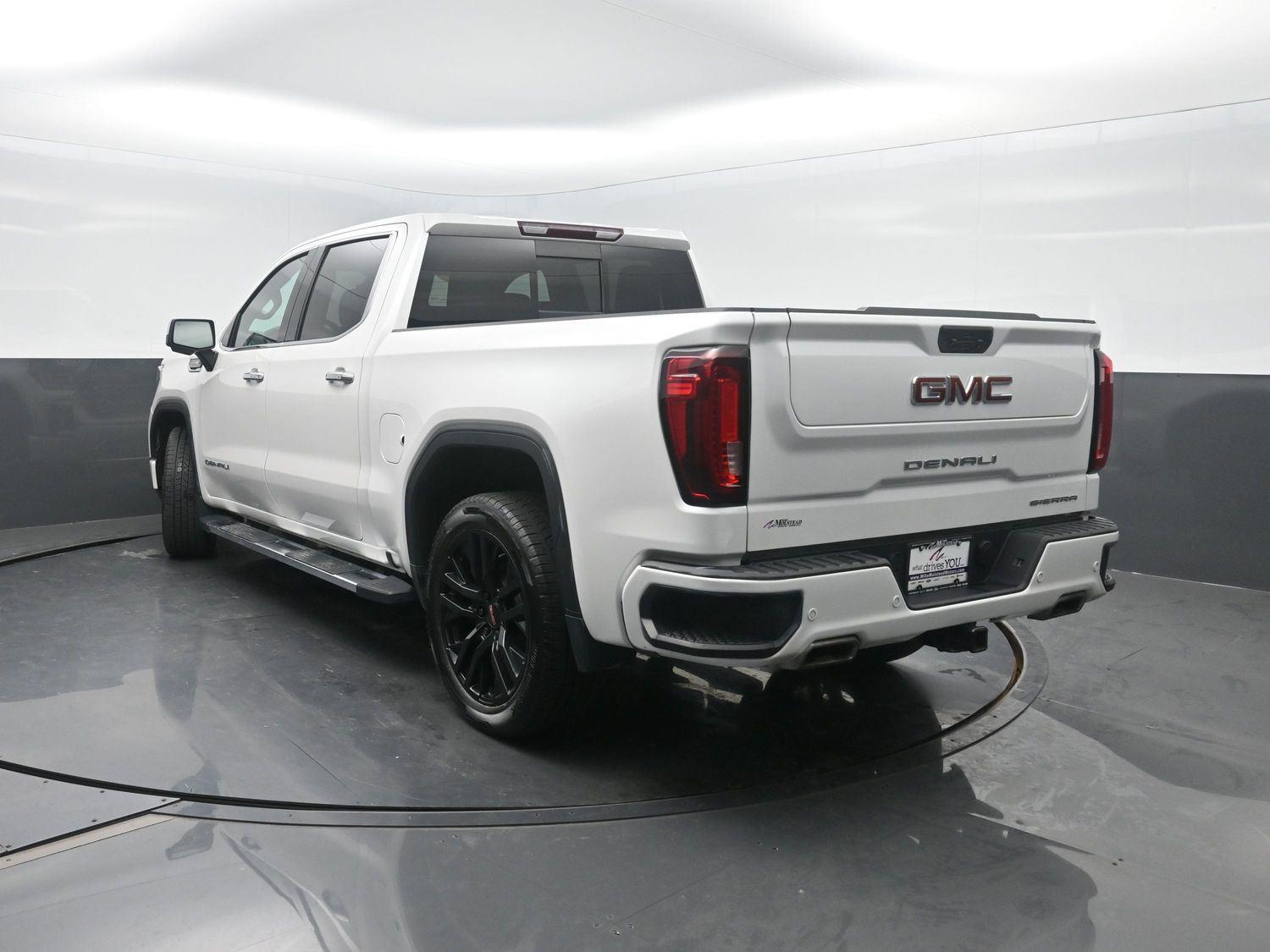 Used 2021 White Frost Tricoat GMC Denali image 48