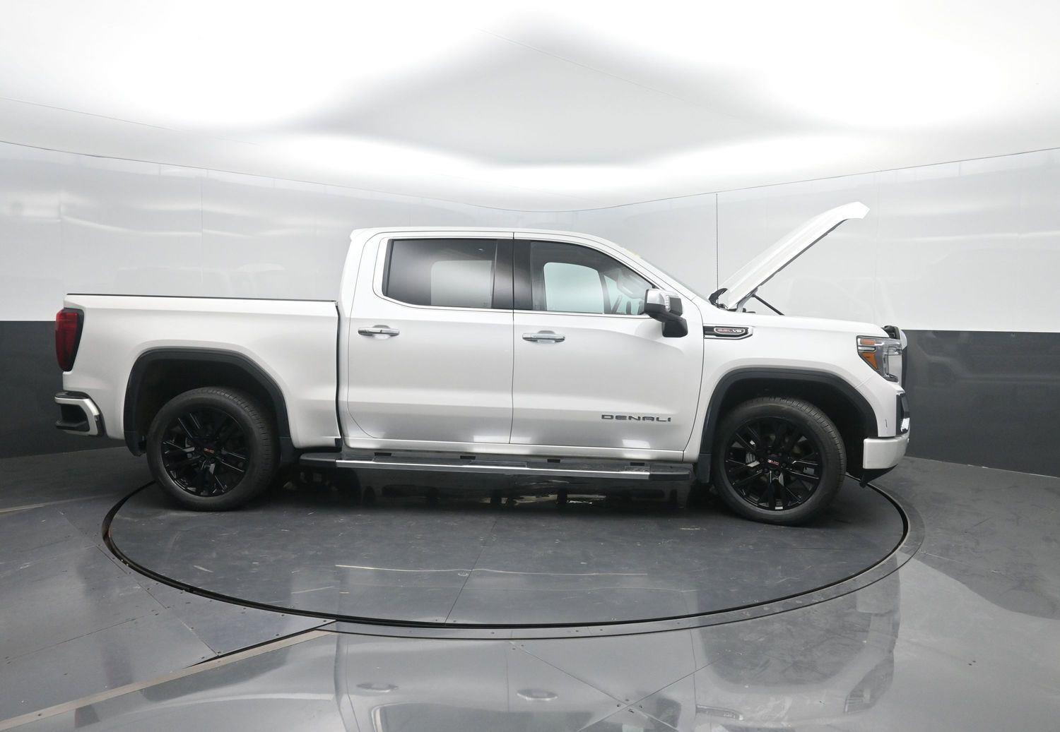 Used 2021 White Frost Tricoat GMC Denali image 52