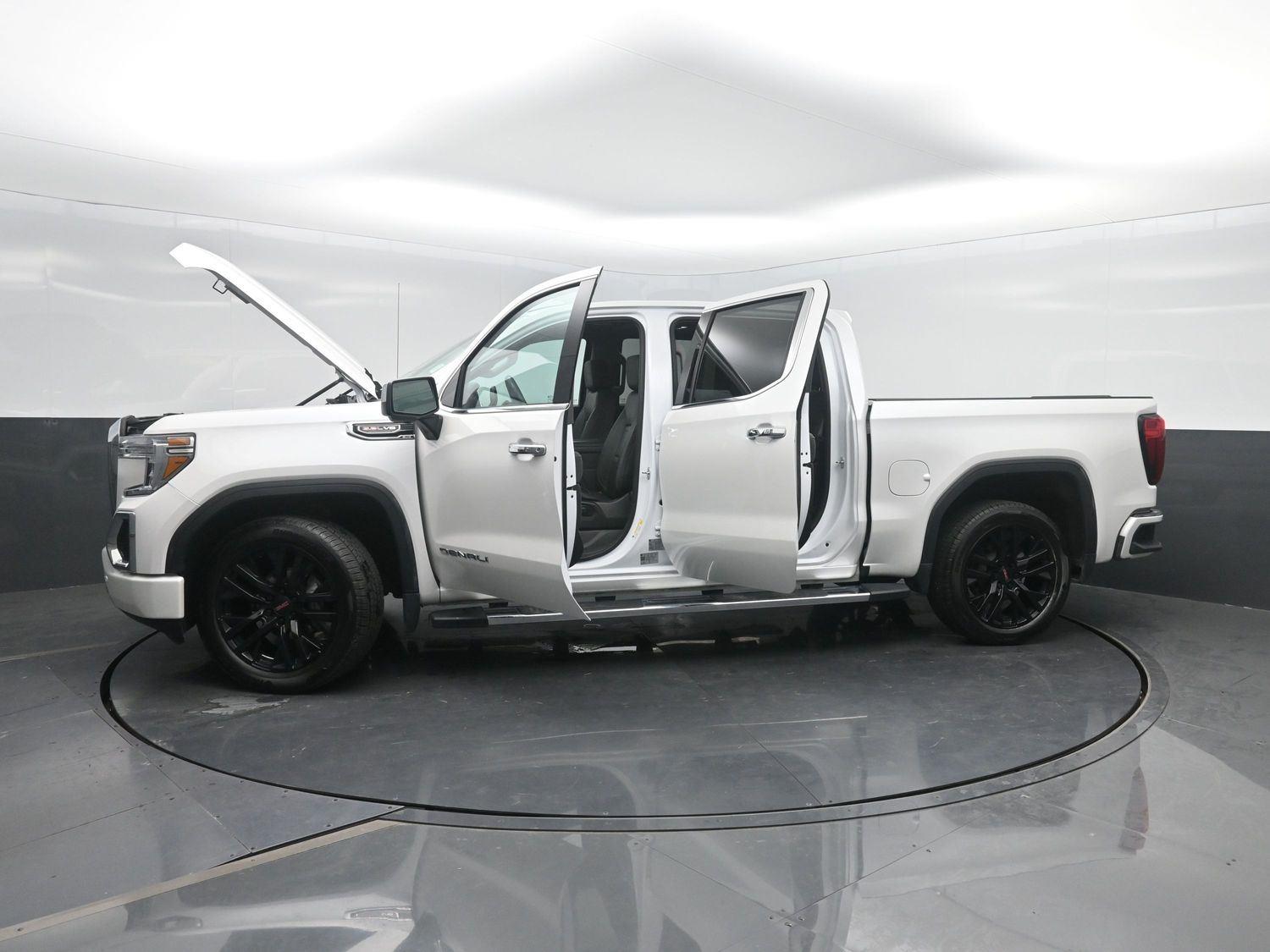 Used 2021 White Frost Tricoat GMC Denali image 53