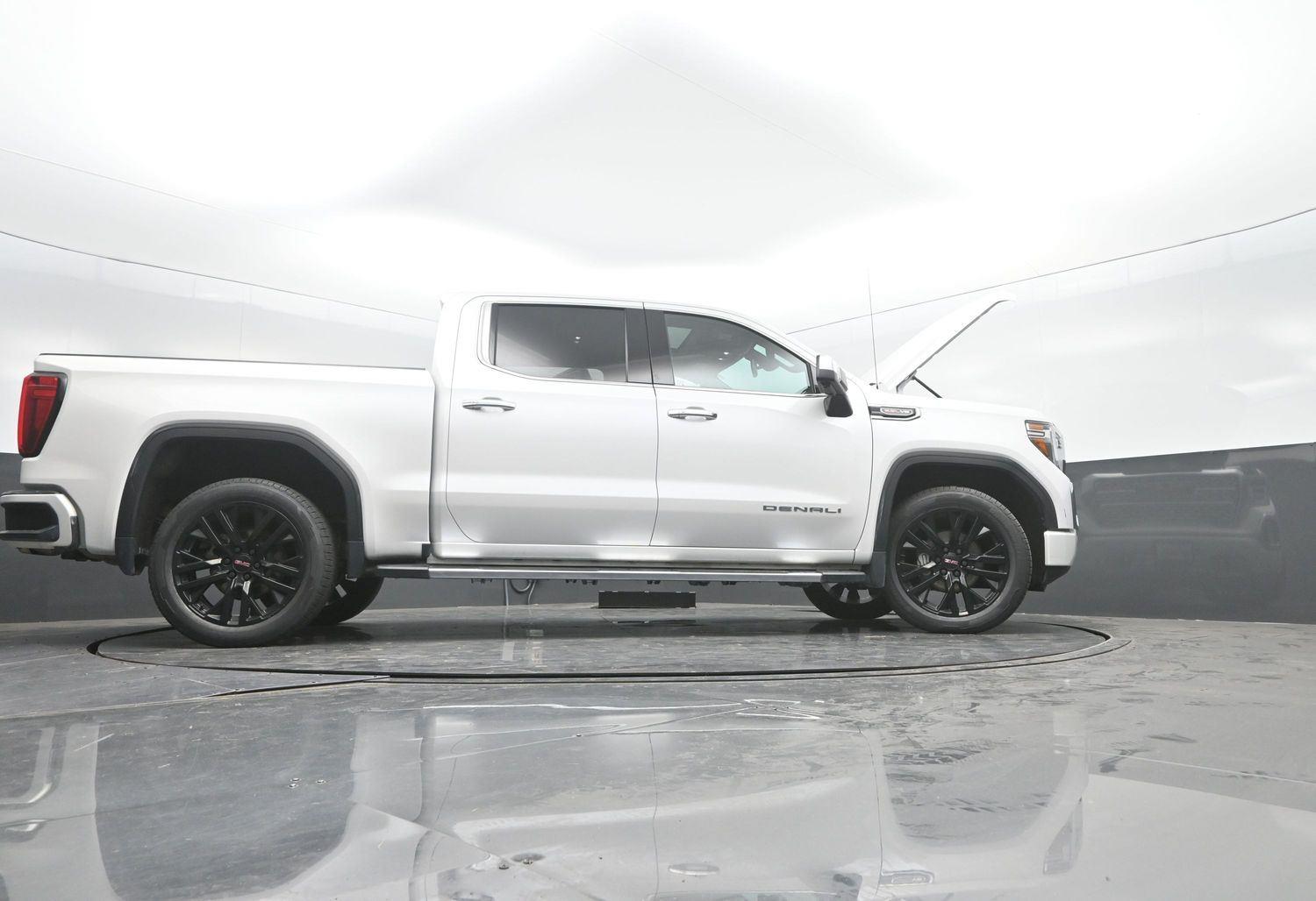 Used 2021 White Frost Tricoat GMC Denali image 56