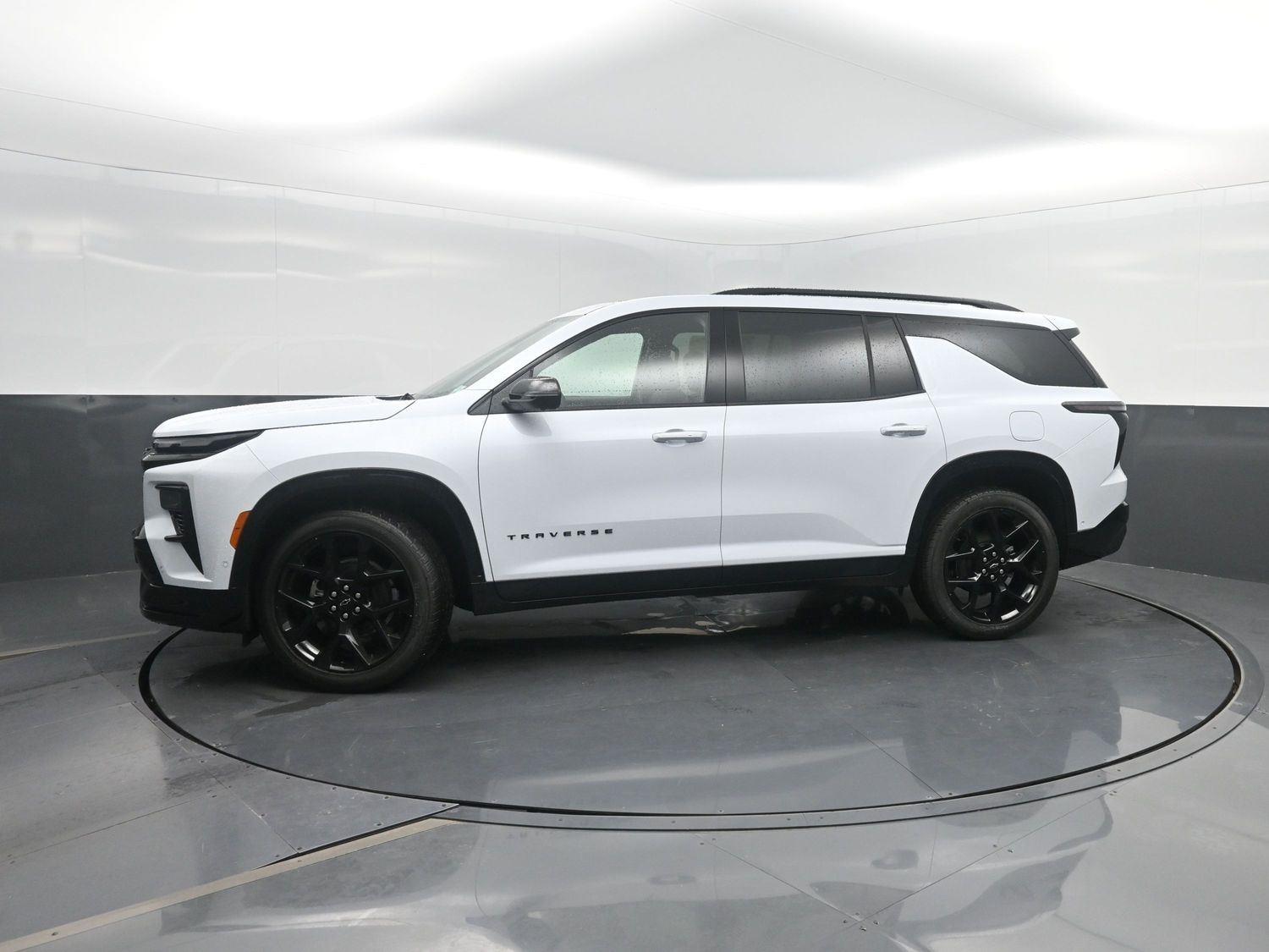 Polar White Tricoat 2026 Chevrolet Traverse SUV / Crossover Four-Wheel Drive 8-Speed Automatic