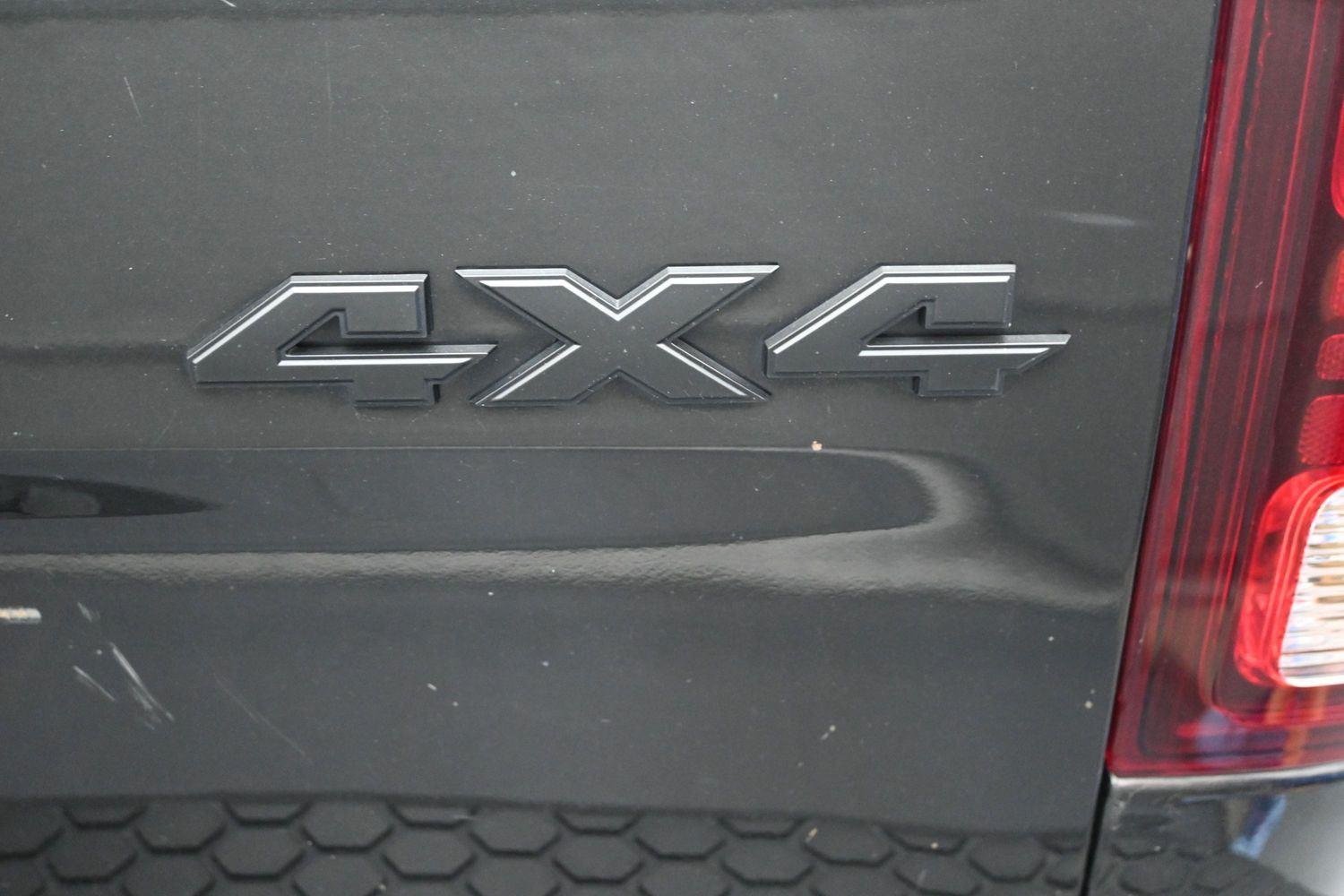 Used 2017 Brilliant Black Crystal Pearlcoat Ram Laramie image 14