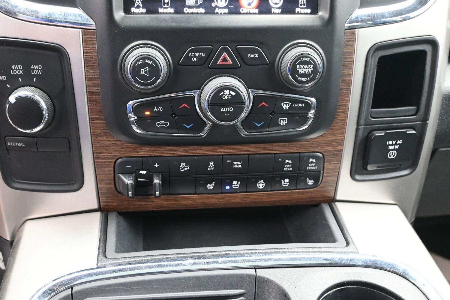 Used 2017 Brilliant Black Crystal Pearlcoat Ram Laramie image 26