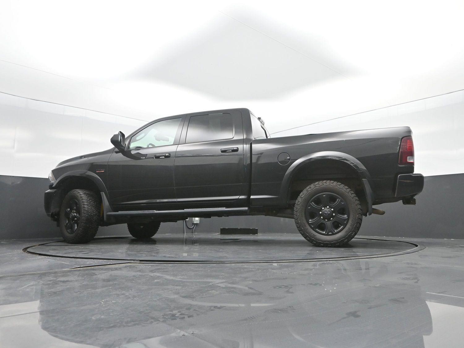 Used 2017 Brilliant Black Crystal Pearlcoat Ram Laramie image 31