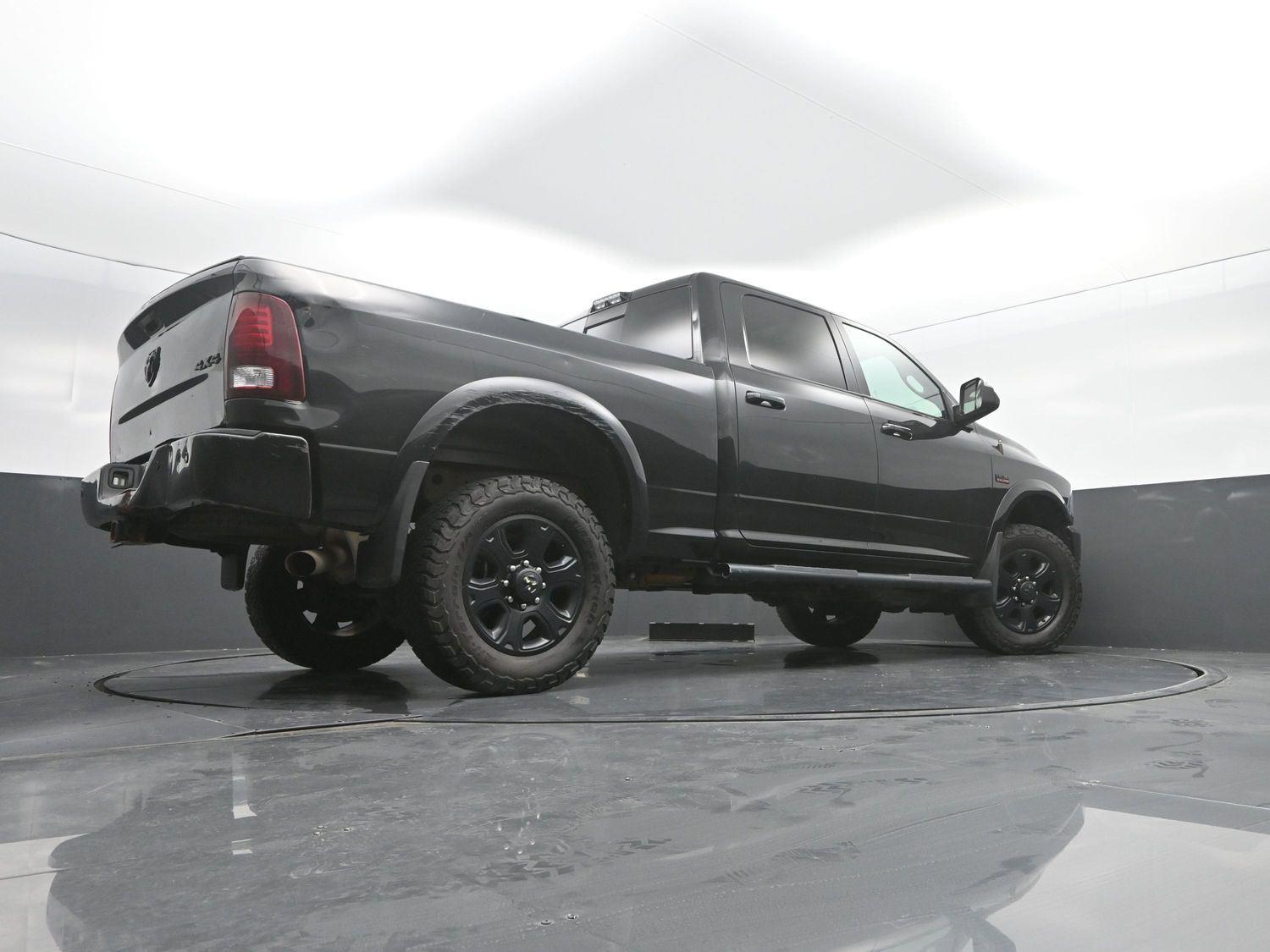 Used 2017 Brilliant Black Crystal Pearlcoat Ram Laramie image 32