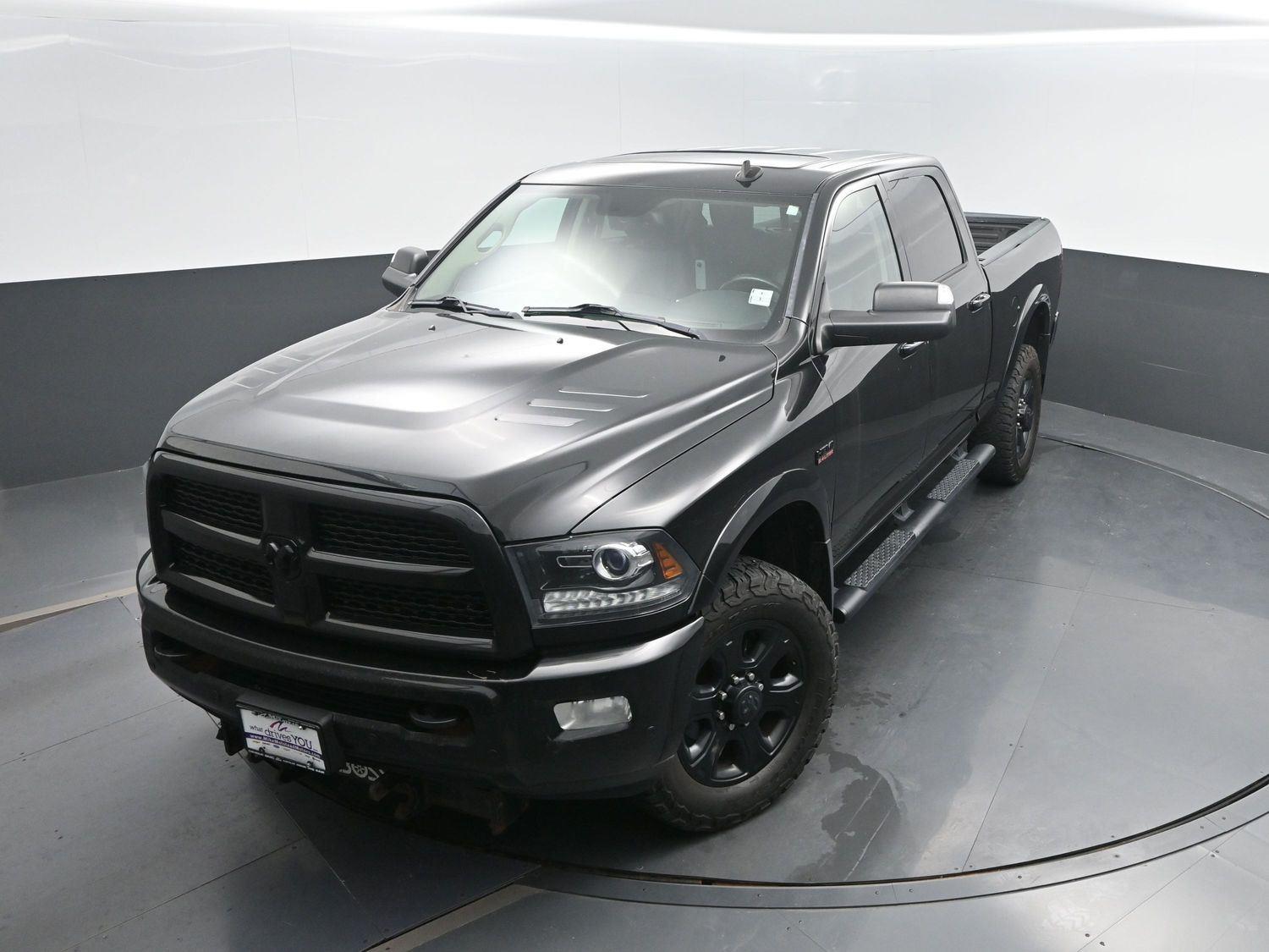 Used 2017 Brilliant Black Crystal Pearlcoat Ram Laramie image 34