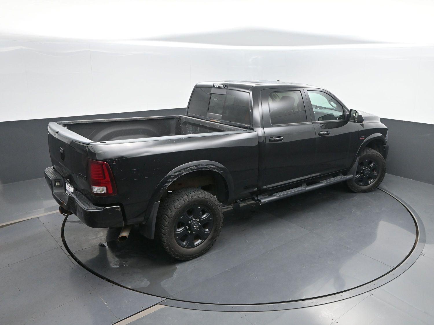 Used 2017 Brilliant Black Crystal Pearlcoat Ram Laramie image 36