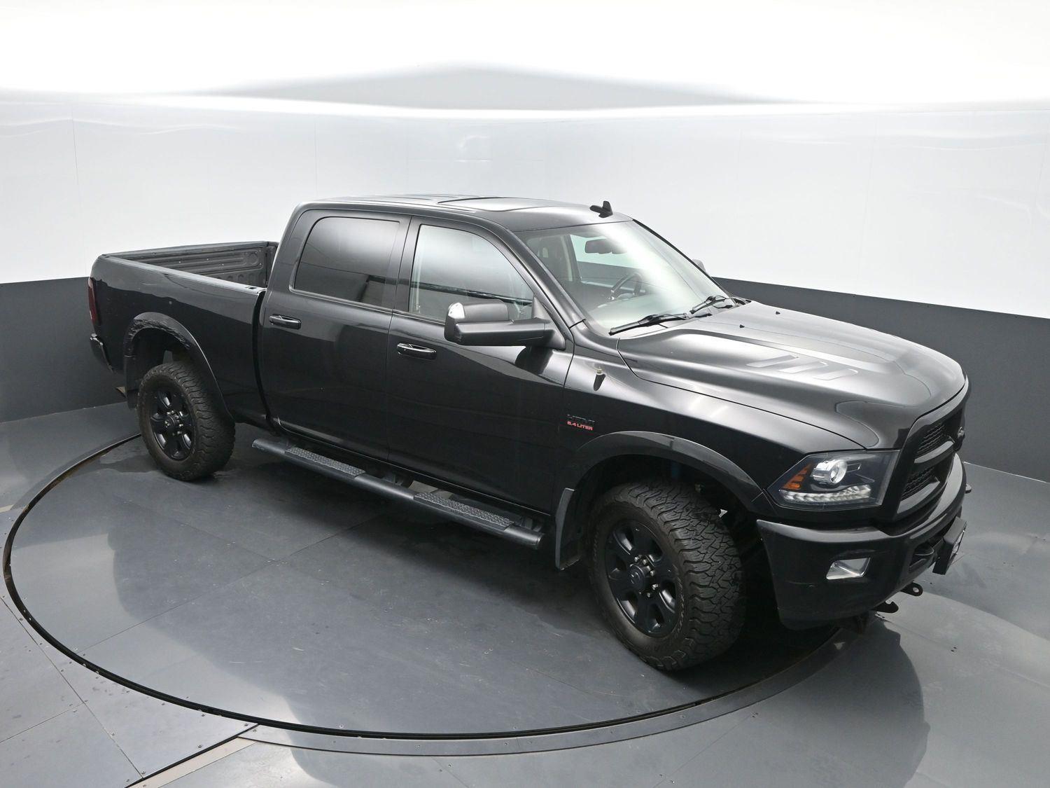 Used 2017 Brilliant Black Crystal Pearlcoat Ram Laramie image 37