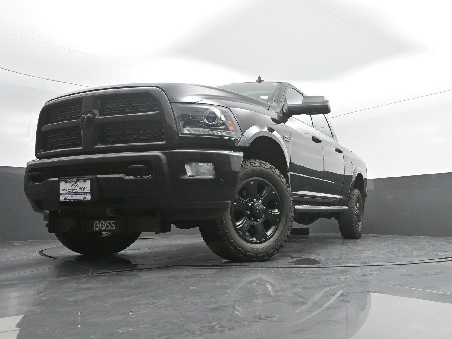 Used 2017 Brilliant Black Crystal Pearlcoat Ram Laramie image 42