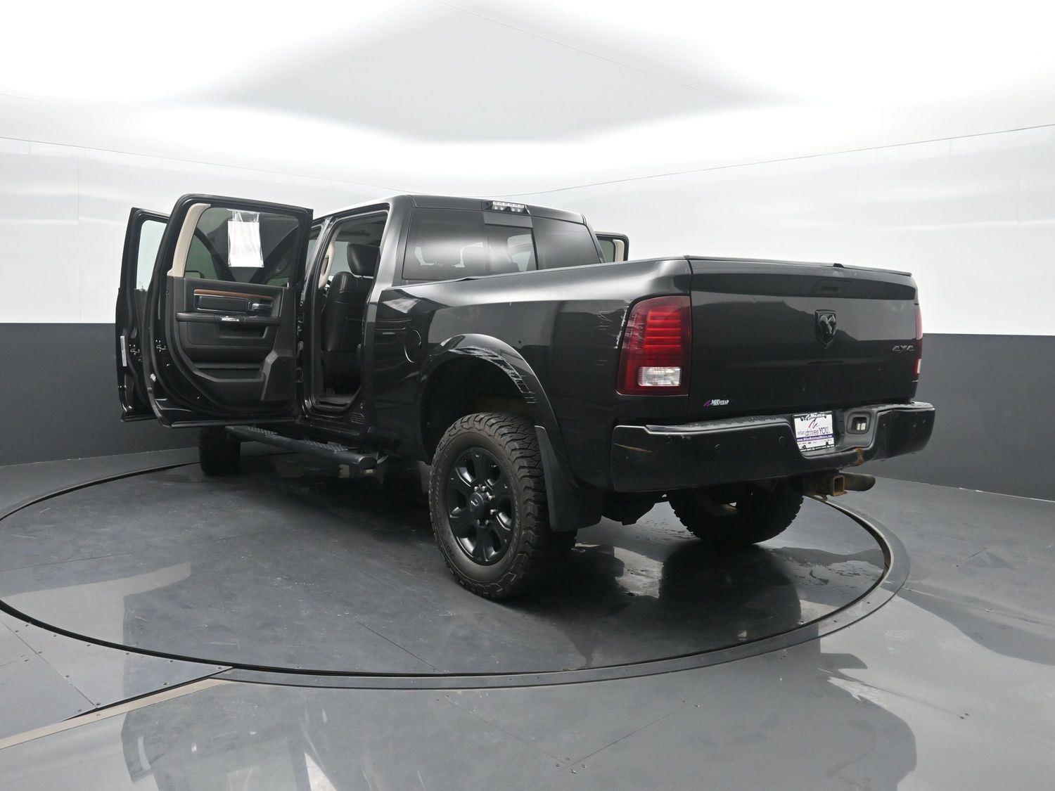 Used 2017 Brilliant Black Crystal Pearlcoat Ram Laramie image 44
