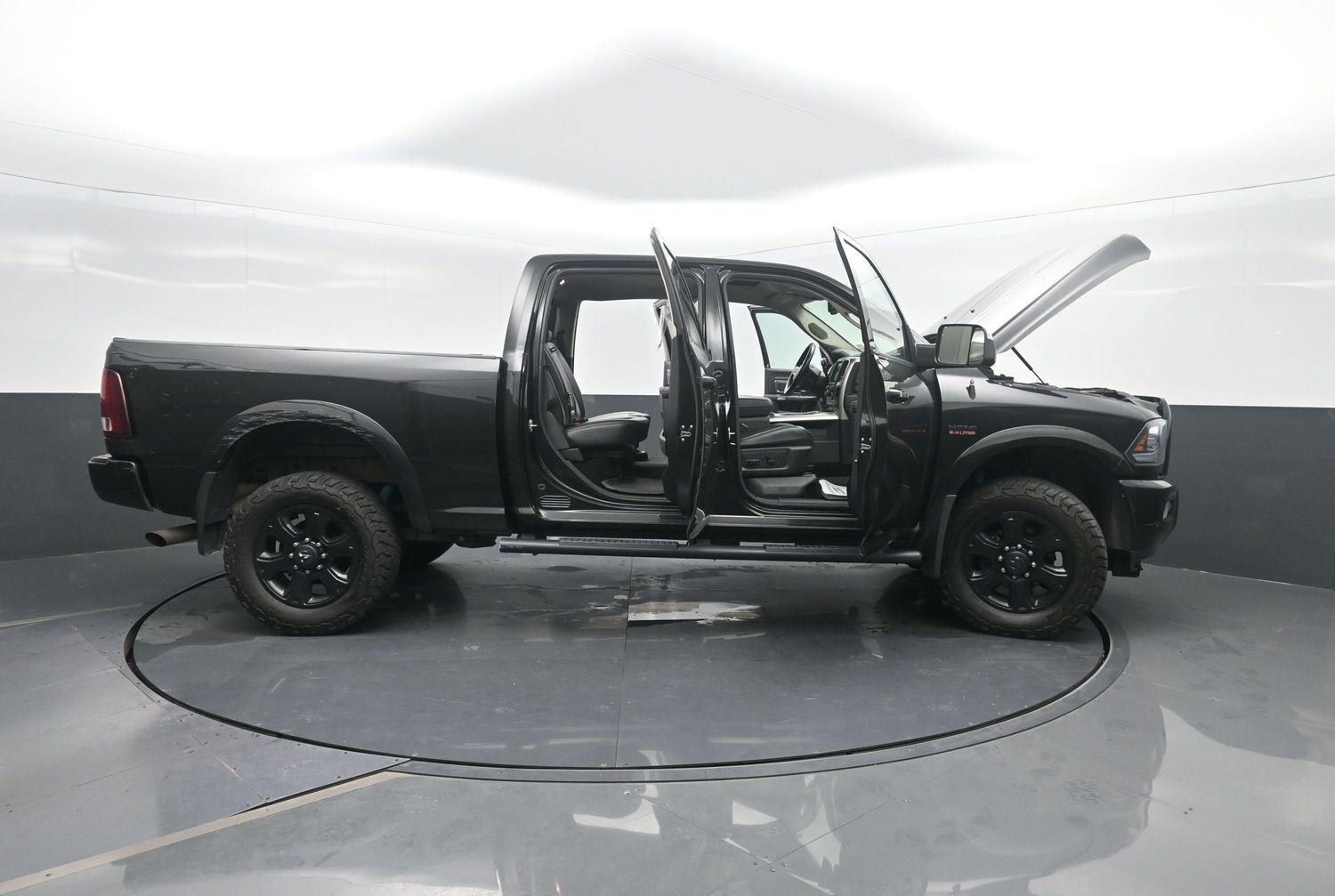 Used 2017 Brilliant Black Crystal Pearlcoat Ram Laramie image 45